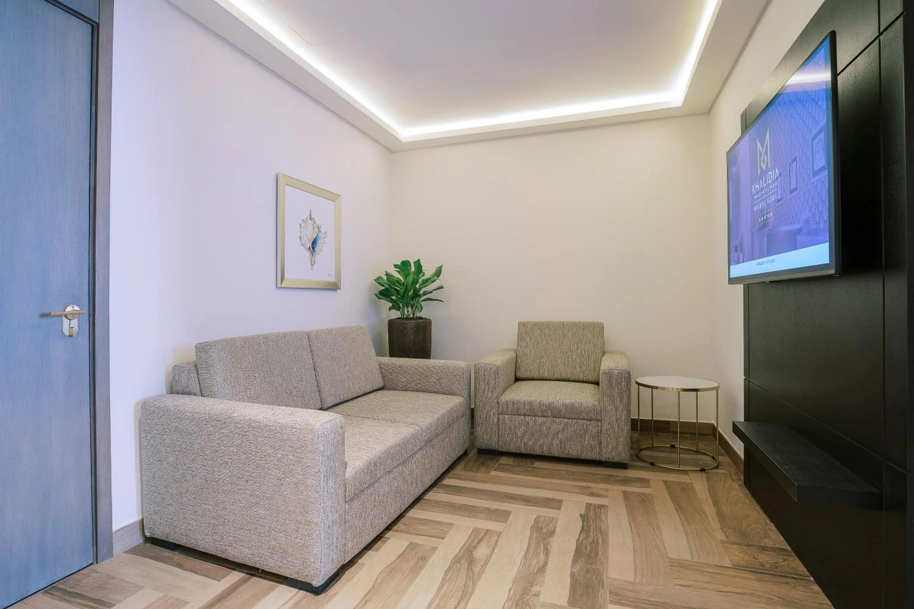 TV and multimedia in Khalidia Palace Hotel Dubai by Mourouj Gloria