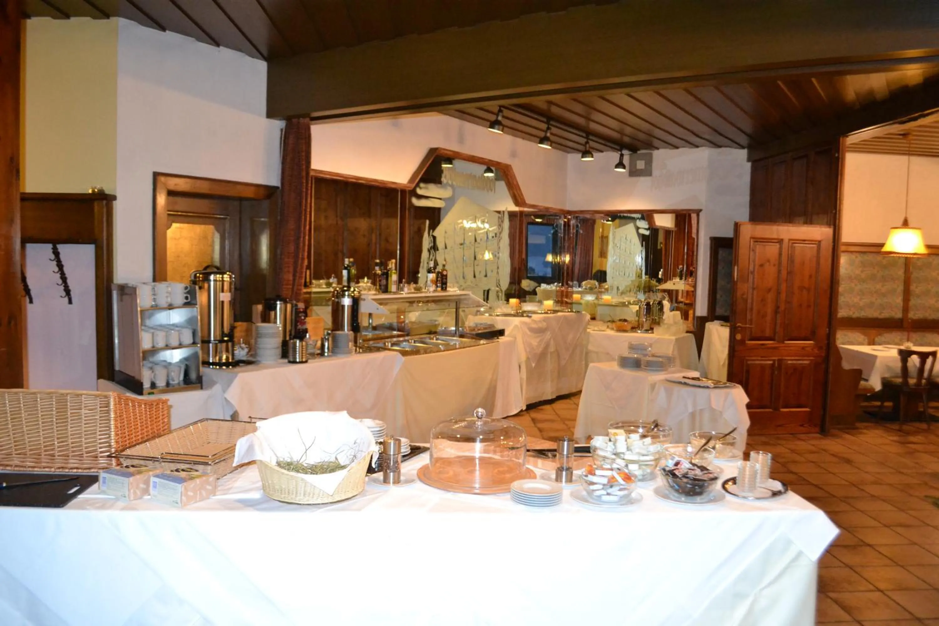 Buffet breakfast in Hotel Böhmerwaldhof