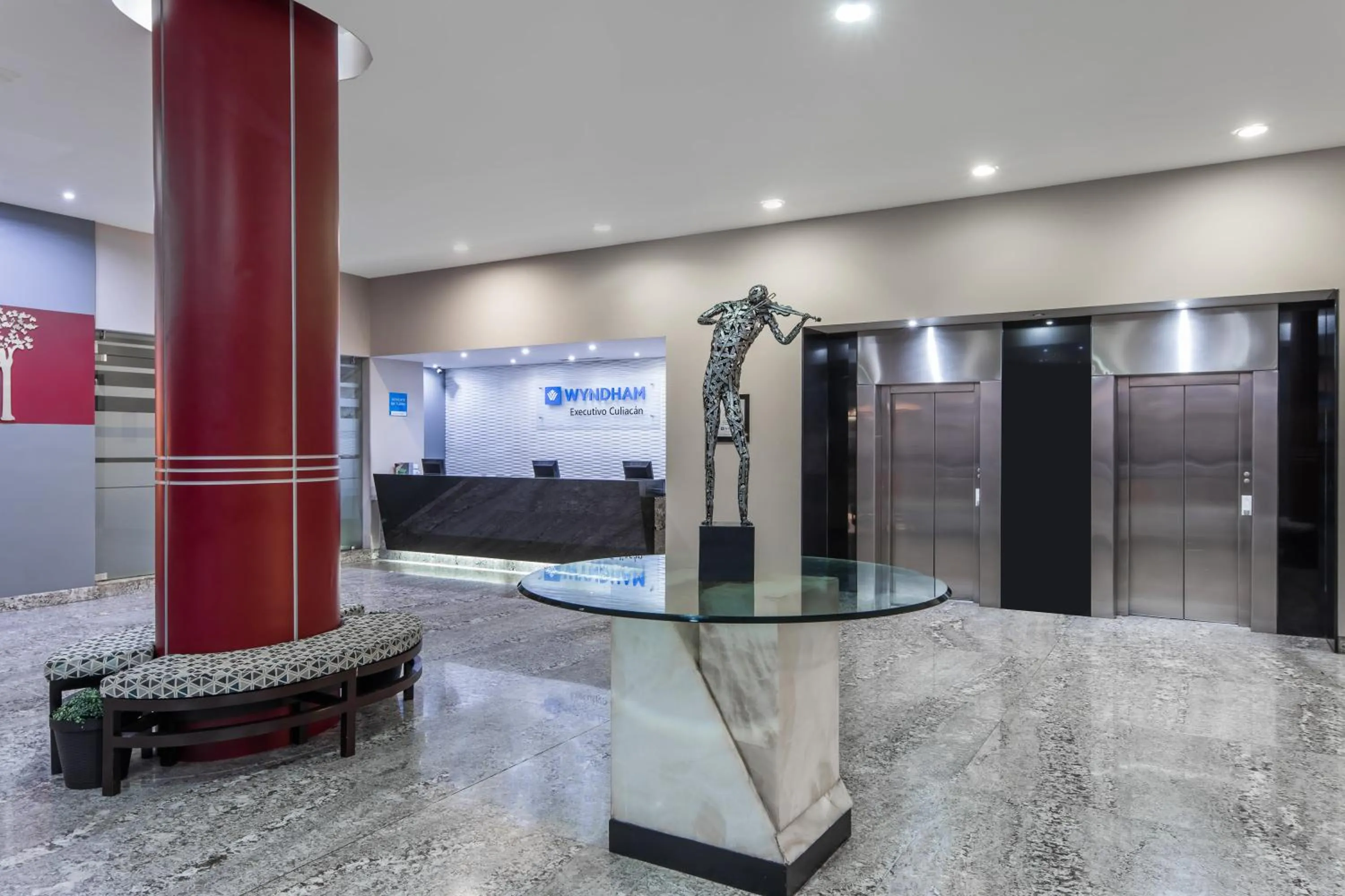 Lobby or reception in Wyndham Executivo Culiacan
