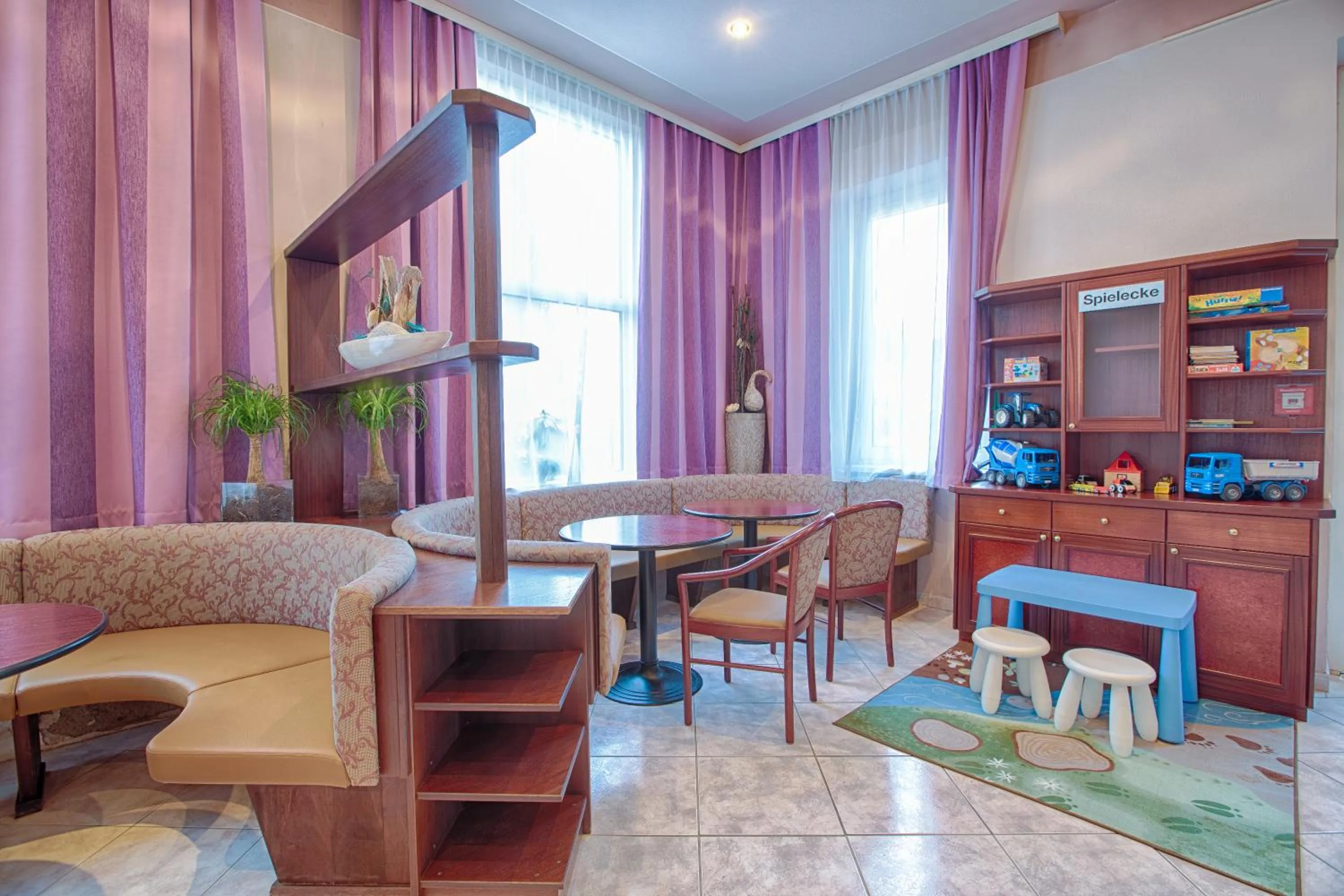 Lounge or bar in Frühstückshotel Waldbauer