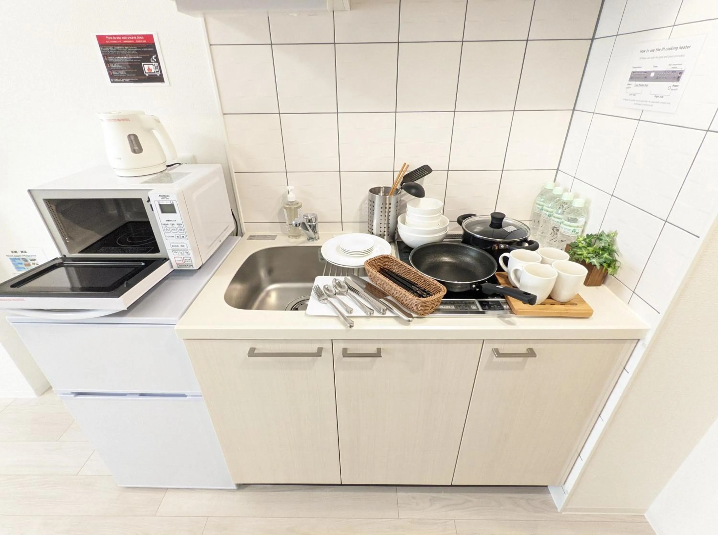 Kitchen or kitchenette in ESLEAD HOTEL Namba Daikokucho