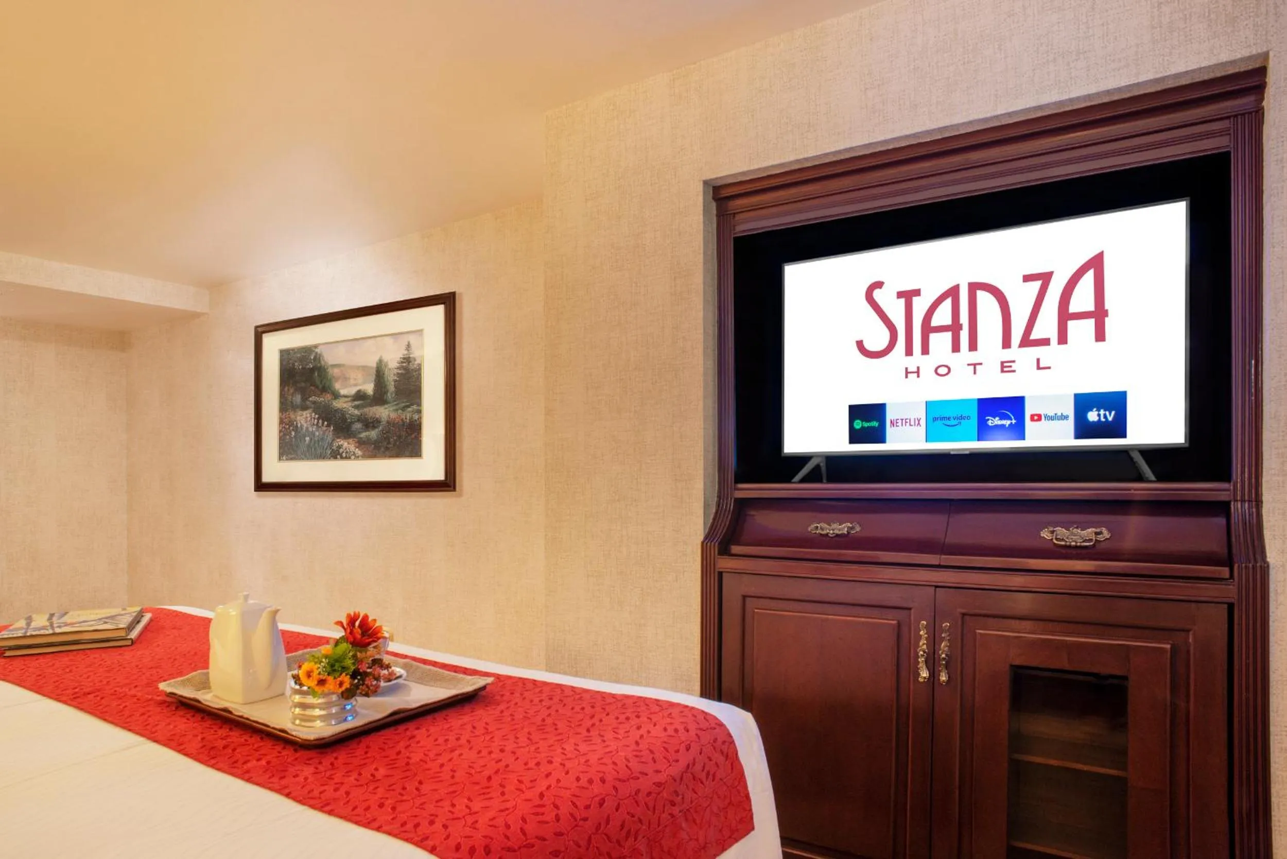 TV and multimedia, Bed in Stanza Hotel