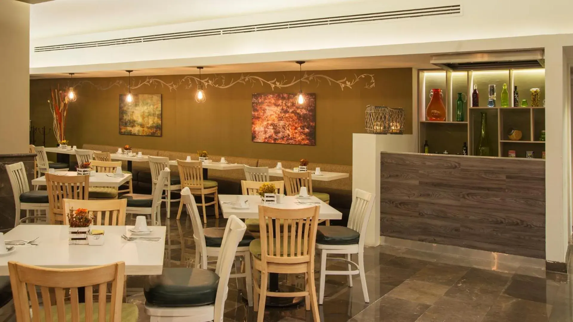 Restaurant/places to eat in Stanza Hotel Restaurant/places to eat in Stanza Hotel