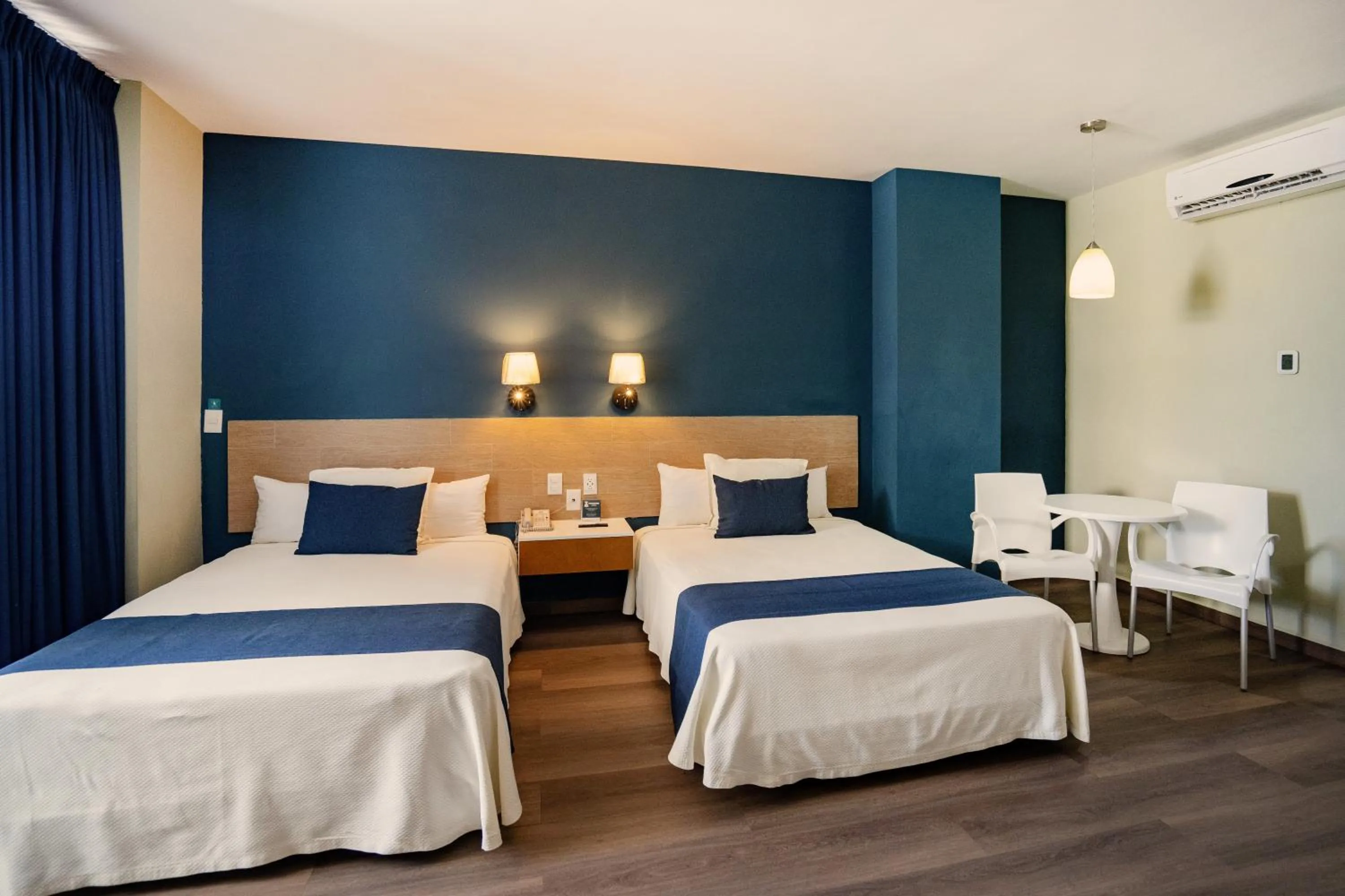 Photo of the whole room, Bed in Oceano Palace