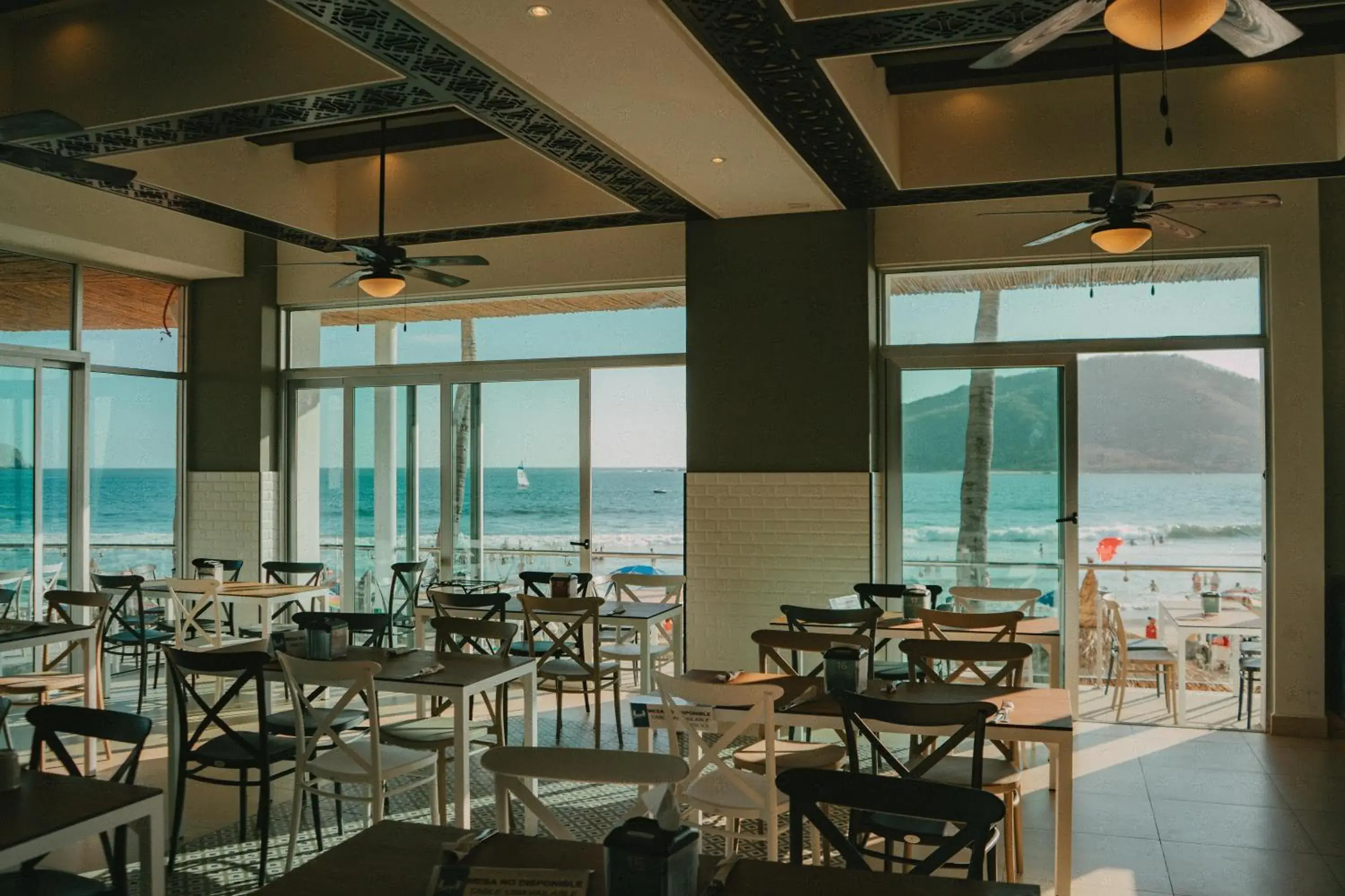 Restaurant/places to eat in Oceano Palace Restaurant/places to eat in Oceano Palace