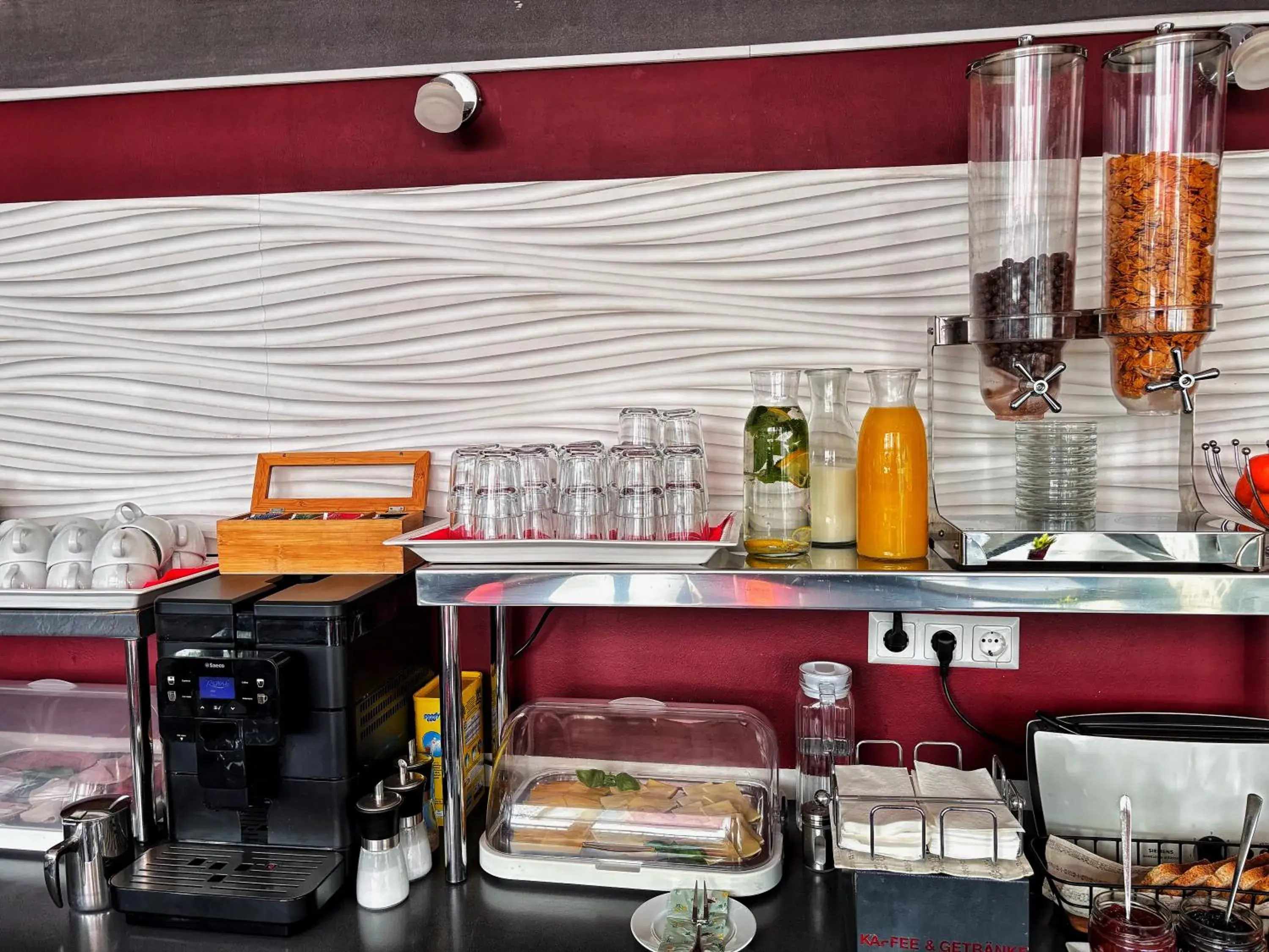 Restaurant/places to eat in Hotel 108 Restaurant/places to eat in Hotel 108