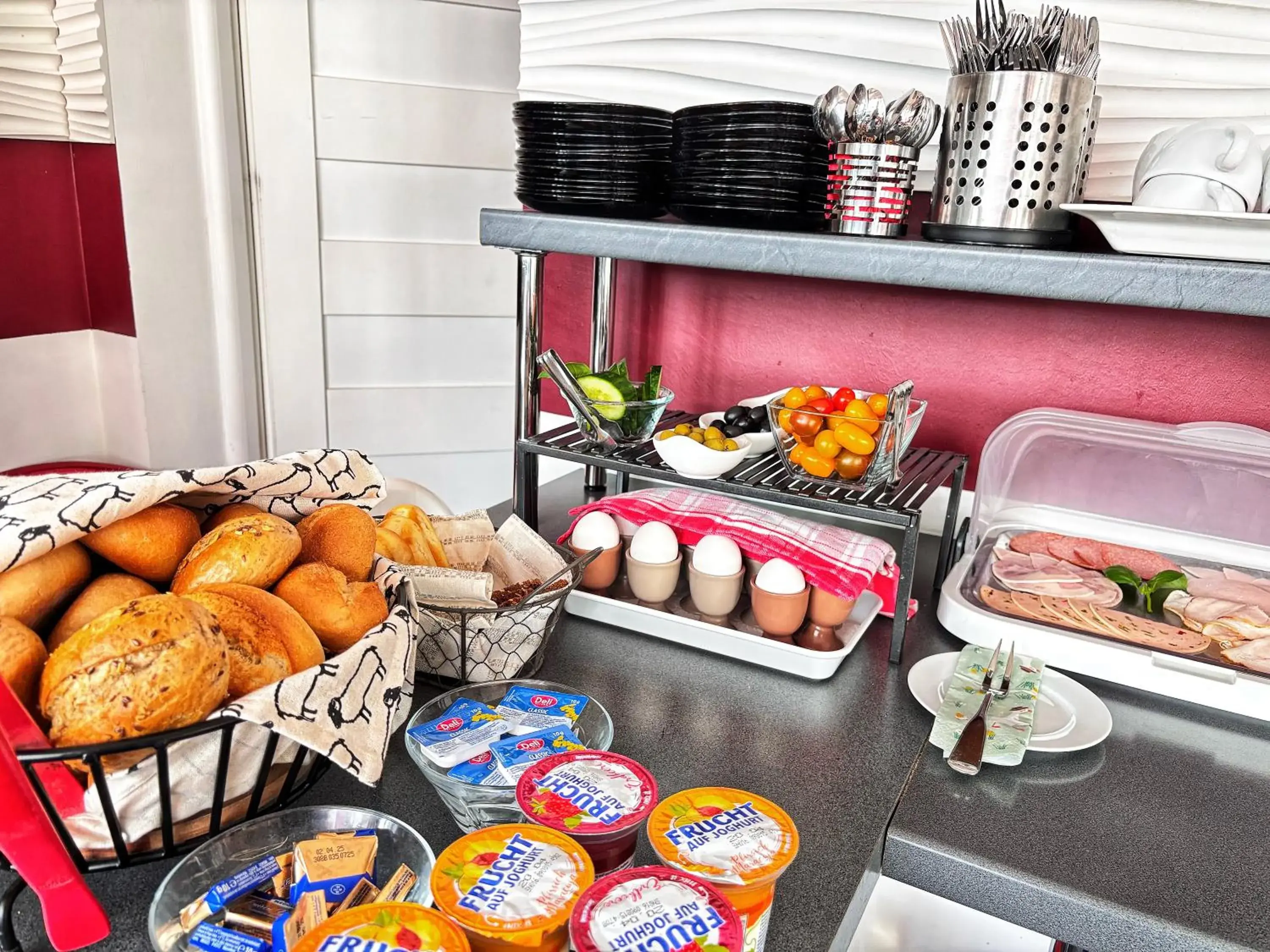 Restaurant/places to eat in Hotel 108 Restaurant/places to eat in Hotel 108