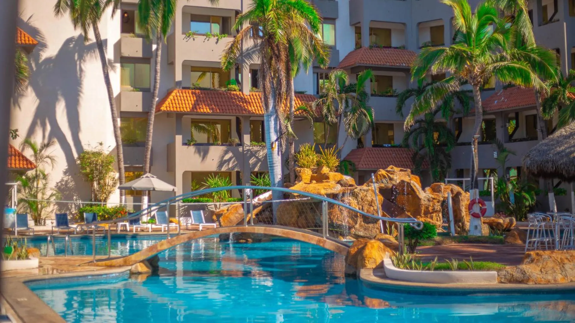 Swimming pool in Luna Palace