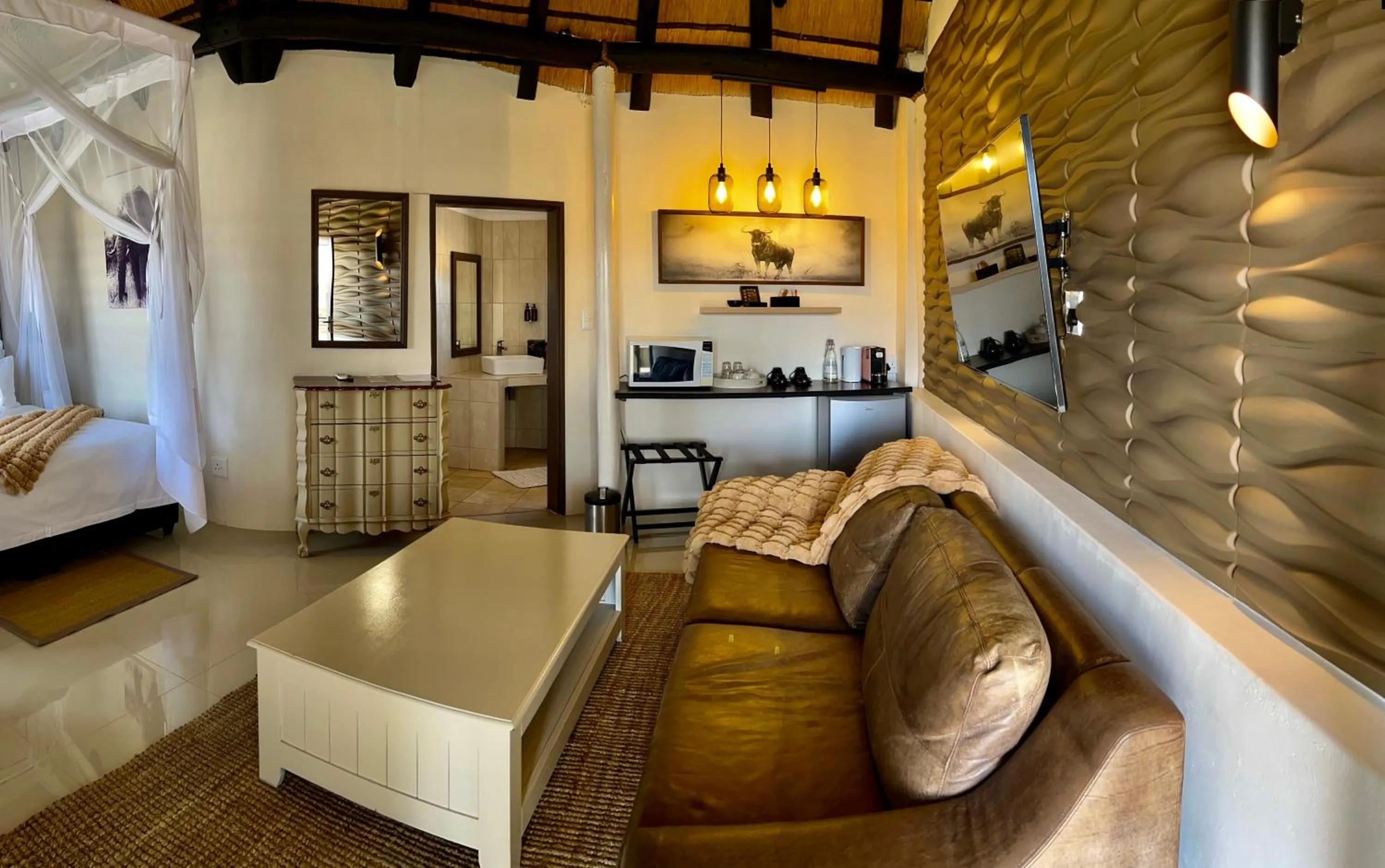 Seating area, Bed in Lapa Lange Game Lodge