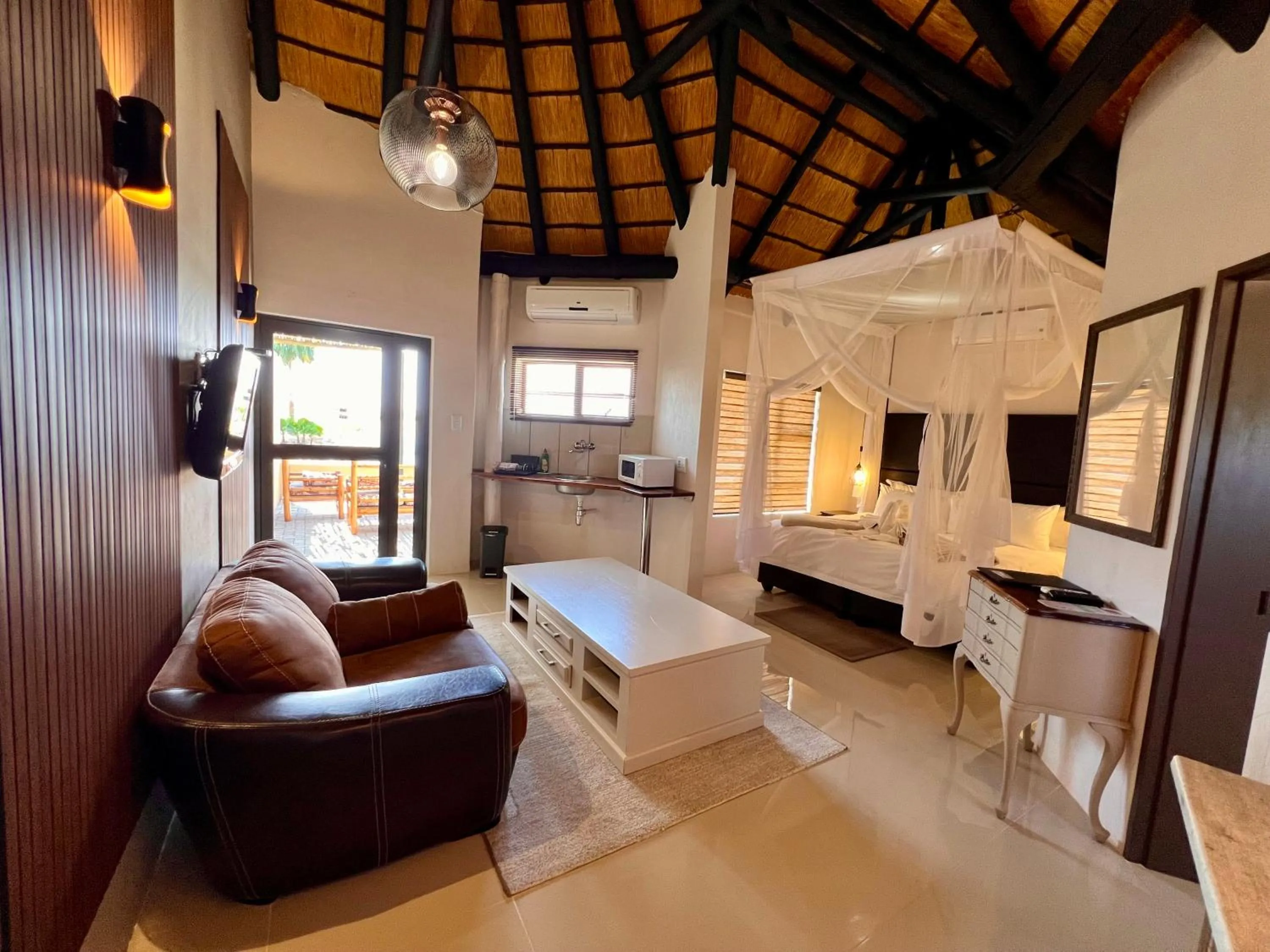 Photo of the whole room, Bed in Lapa Lange Game Lodge