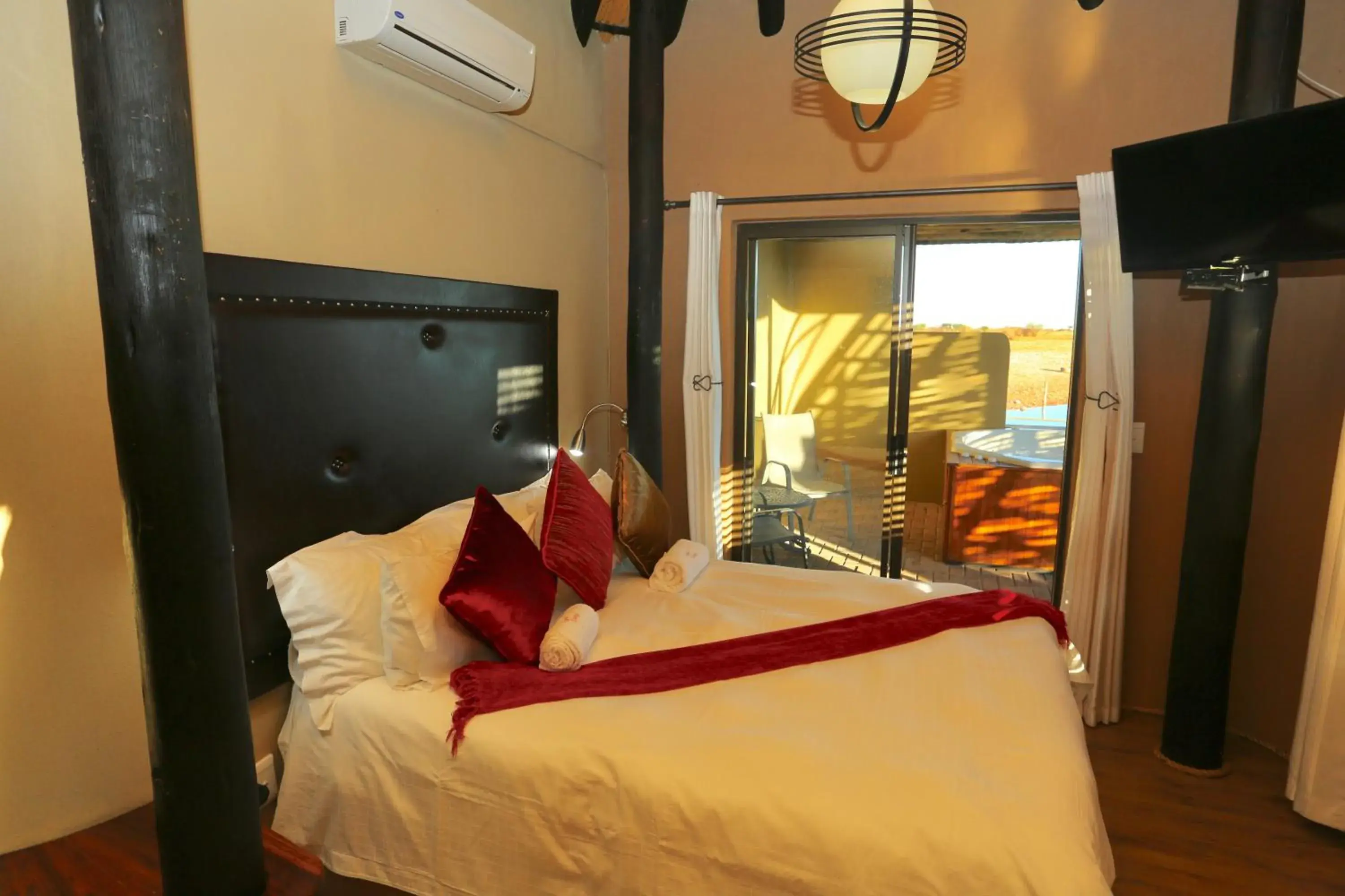 Bedroom, Bed in Lapa Lange Game Lodge Bedroom, Bed in Lapa Lange Game Lodge