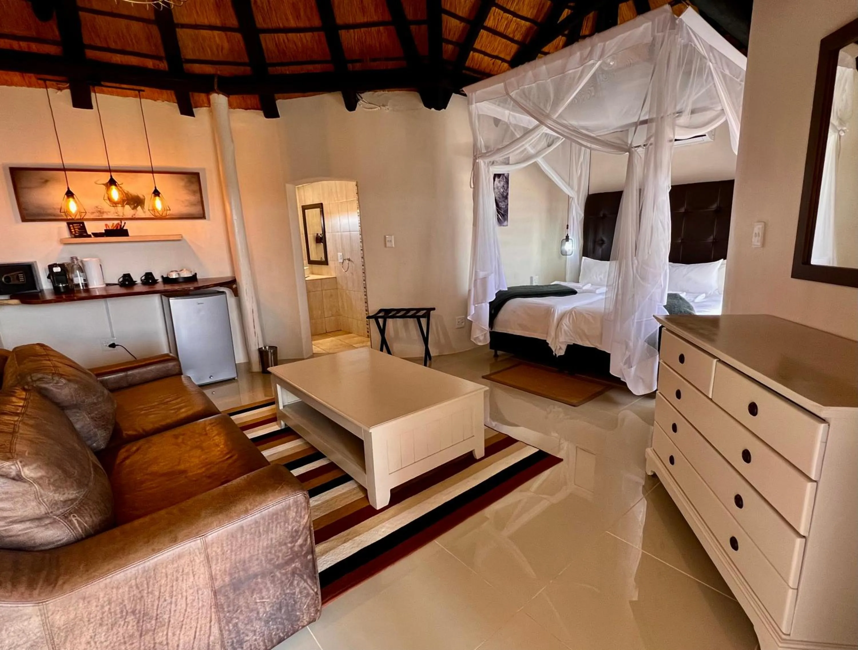 Photo of the whole room, Bed in Lapa Lange Game Lodge