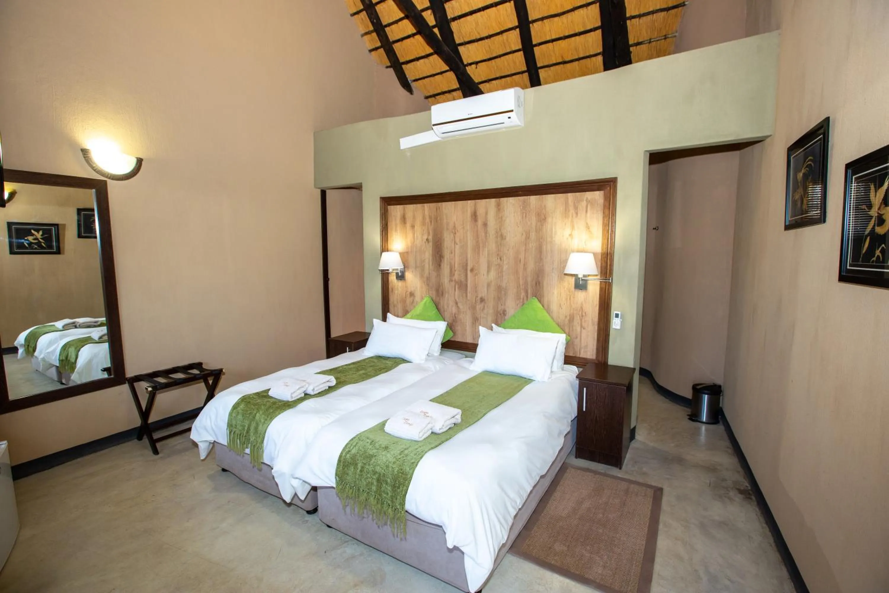 Bedroom, Bed in Lapa Lange Game Lodge