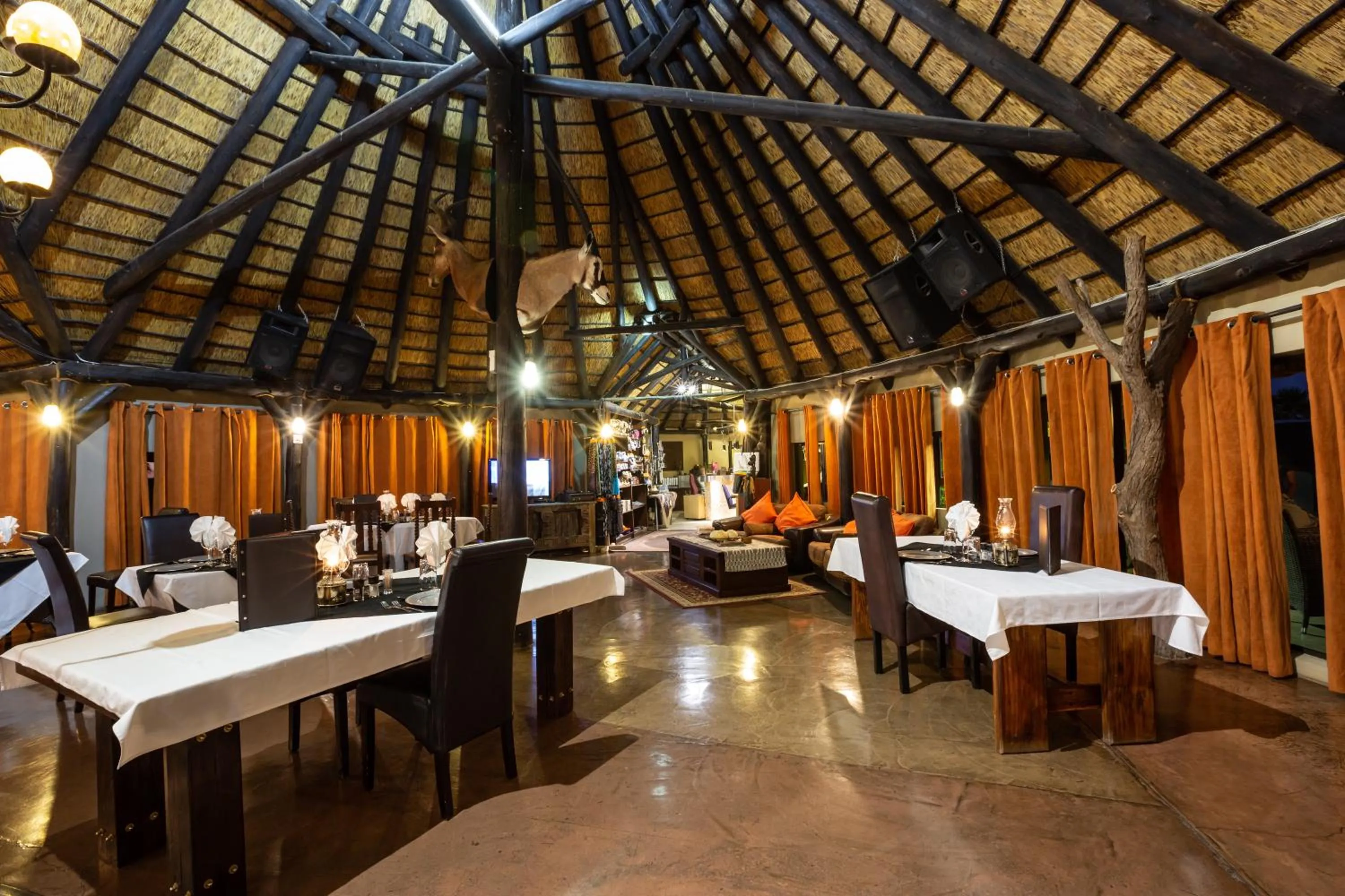 Restaurant/places to eat in Lapa Lange Game Lodge