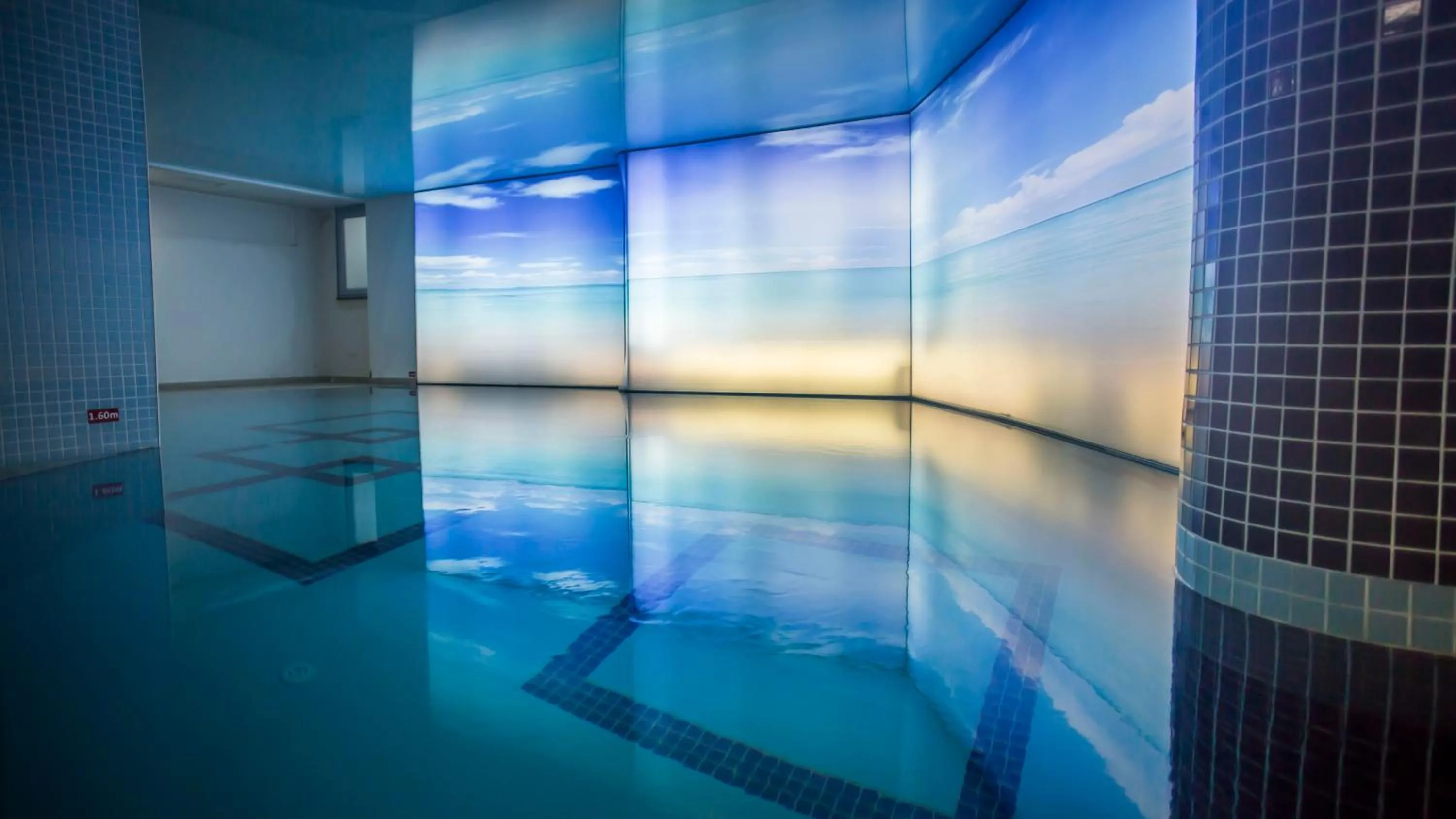 Swimming pool in Parion Hotel