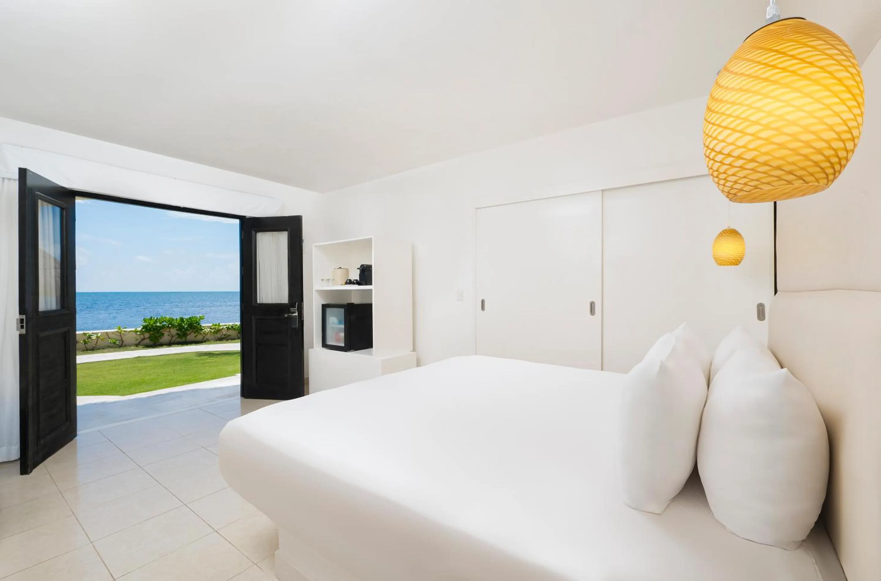 Sea view, Bed in Desire Riviera Maya Resort All Inclusive - Couples Only