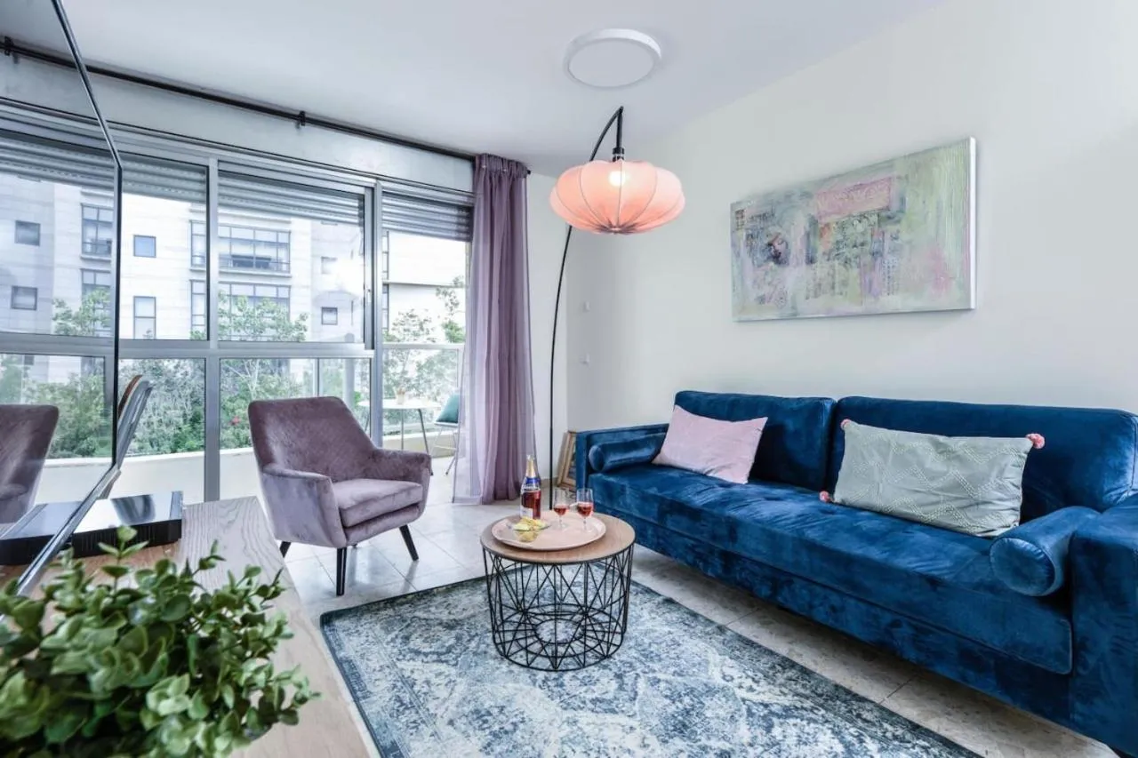 Mamad Charming 1BR Apt with Balcony with Mamad