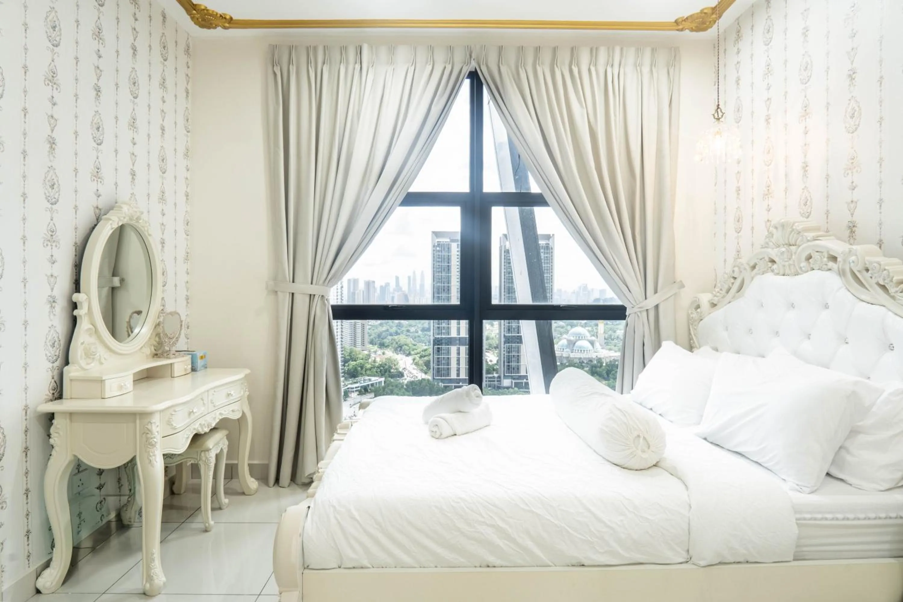 Bed in Arte Mont Kiara by Airhost