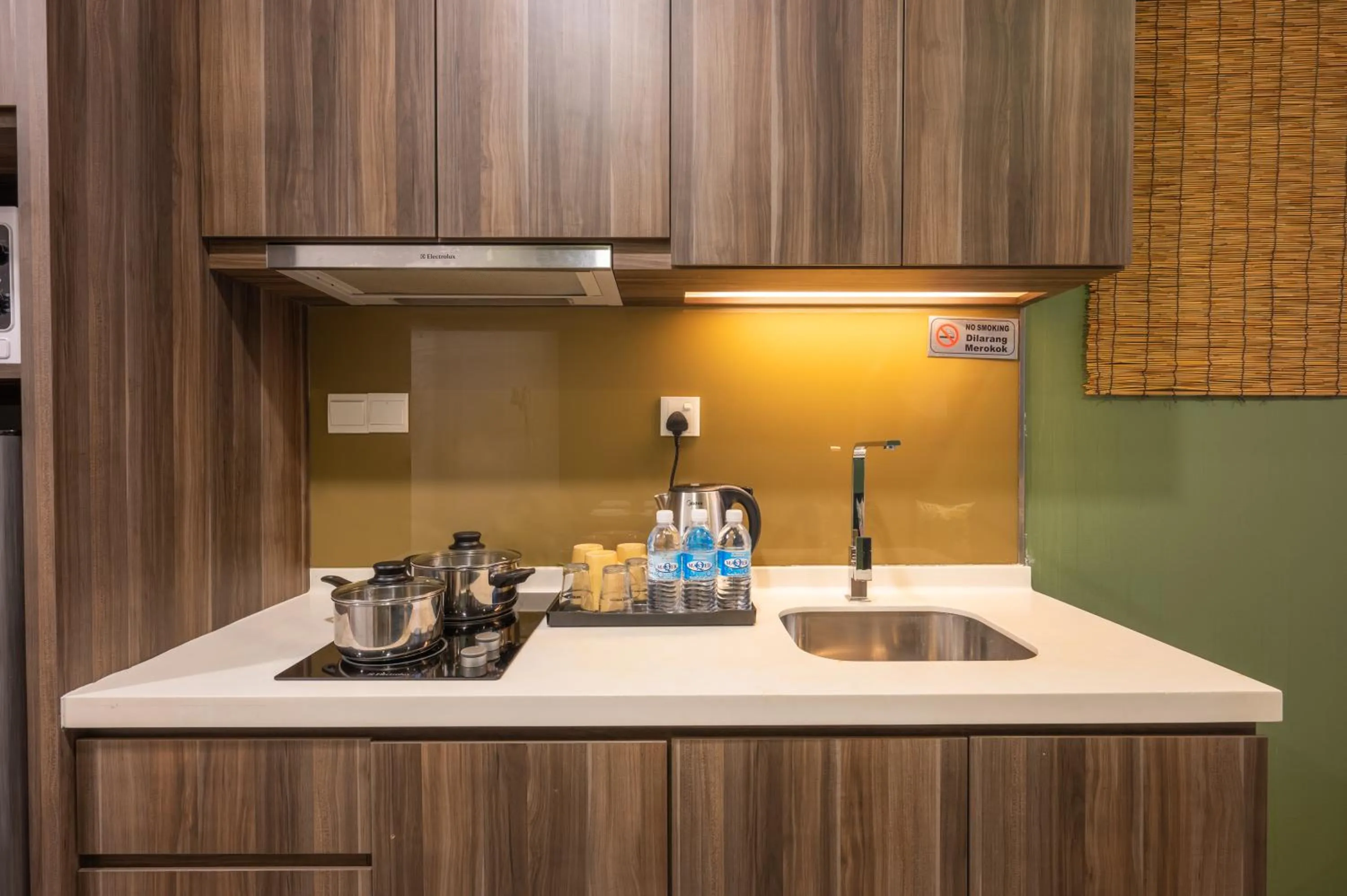 Coffee/tea facilities in Greystone One Bukit Ceylon