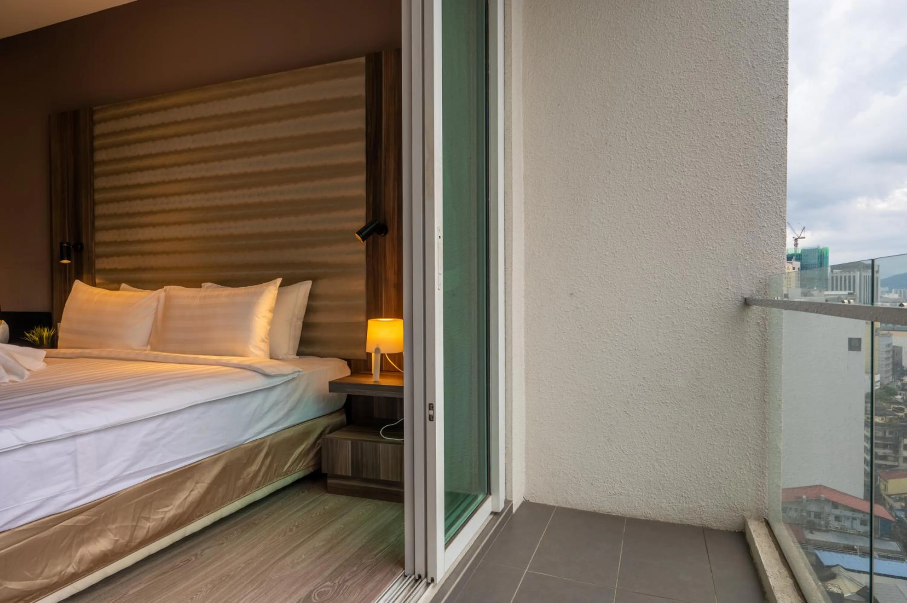 Bed in Greystone One Bukit Ceylon