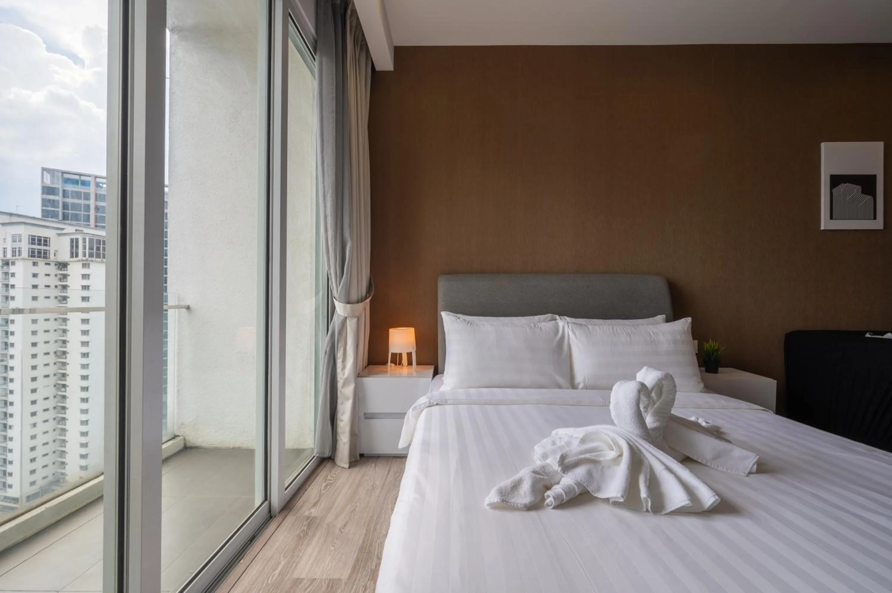 Bed in Greystone One Bukit Ceylon