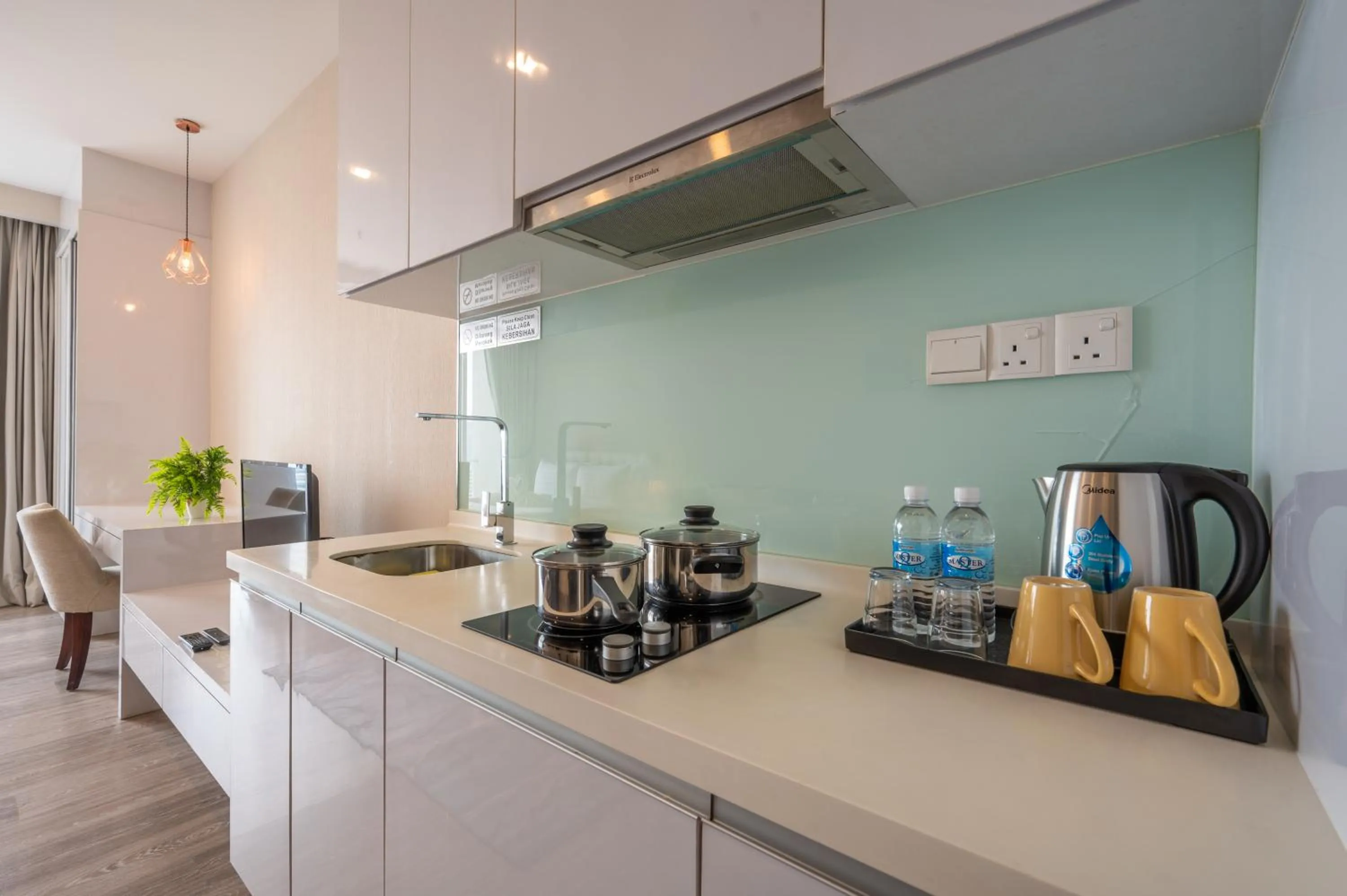 Kitchen or kitchenette in Greystone One Bukit Ceylon