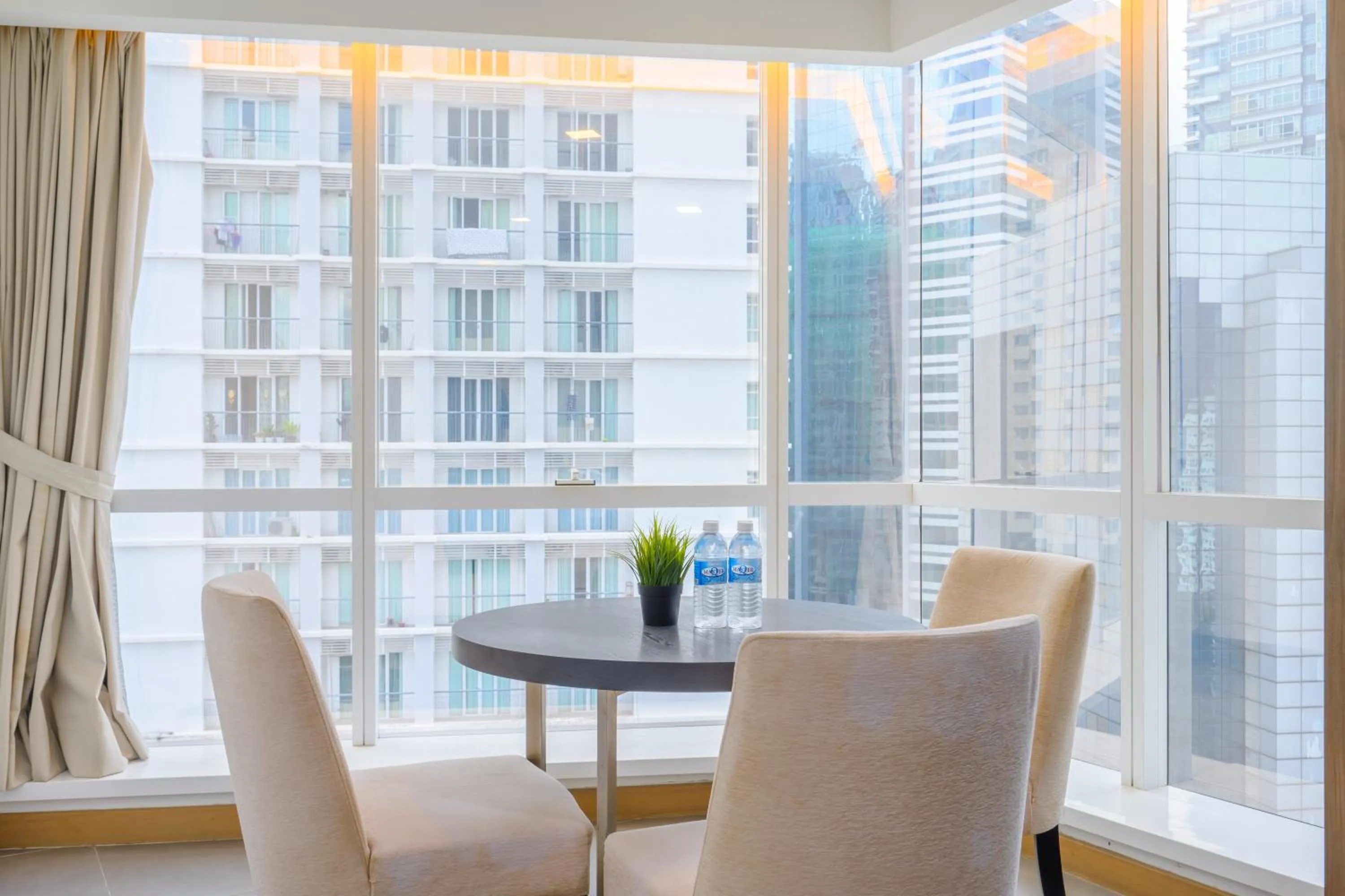 Dining area in Greystone One Bukit Ceylon