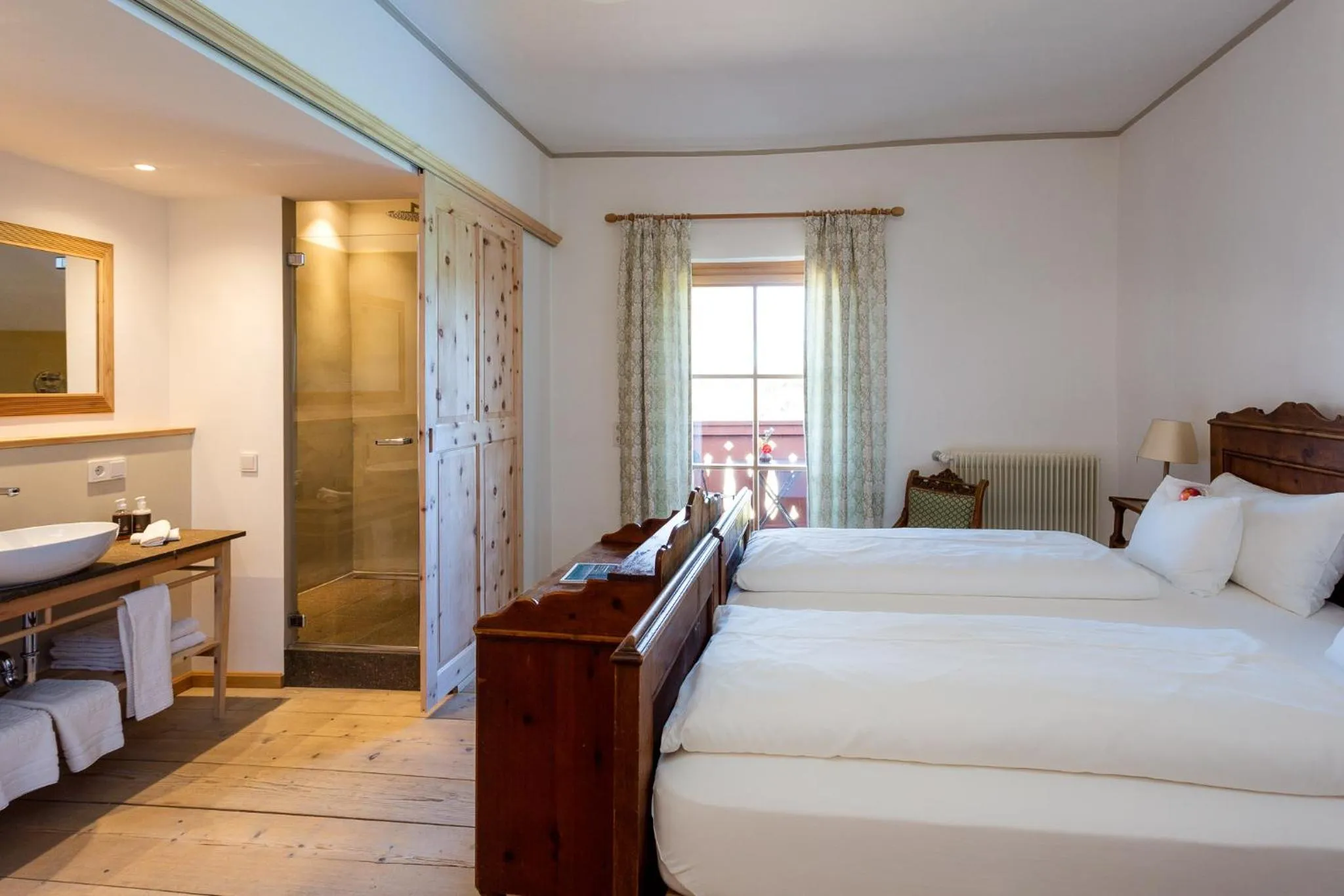 Living room, Bed in Der Zirmerhof