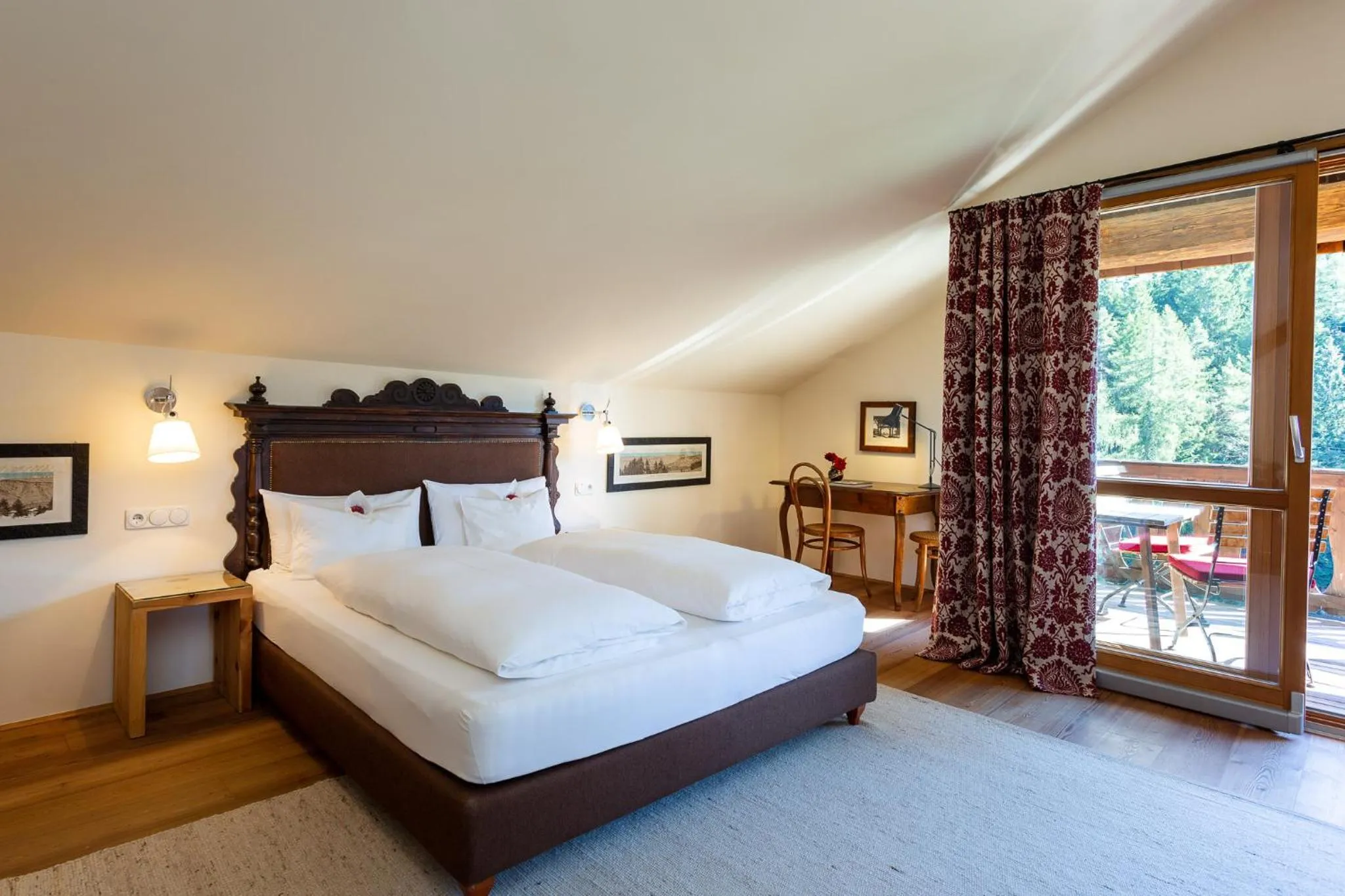 Photo of the whole room, Bed in Der Zirmerhof