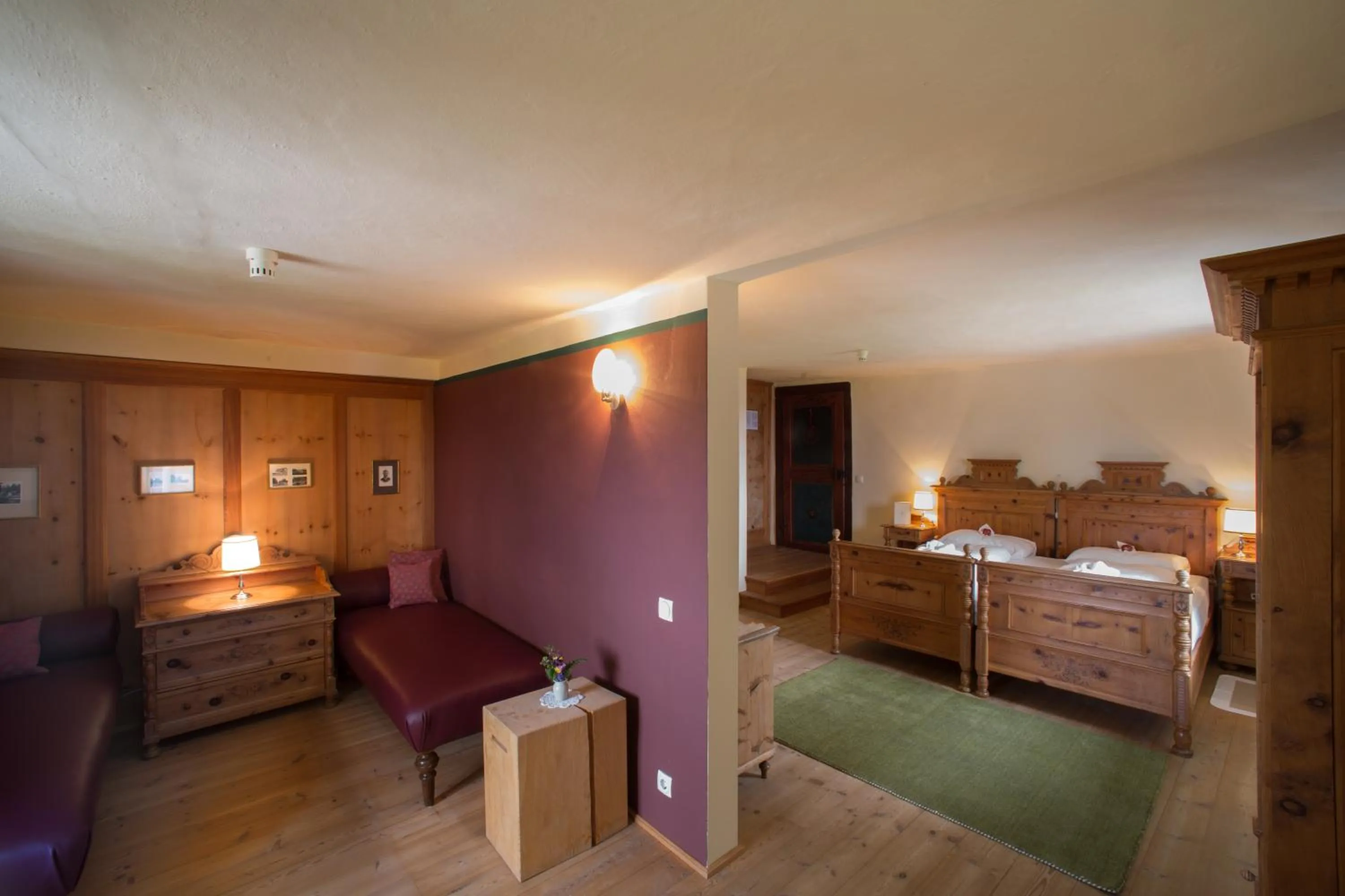 Living room, Bed in Der Zirmerhof