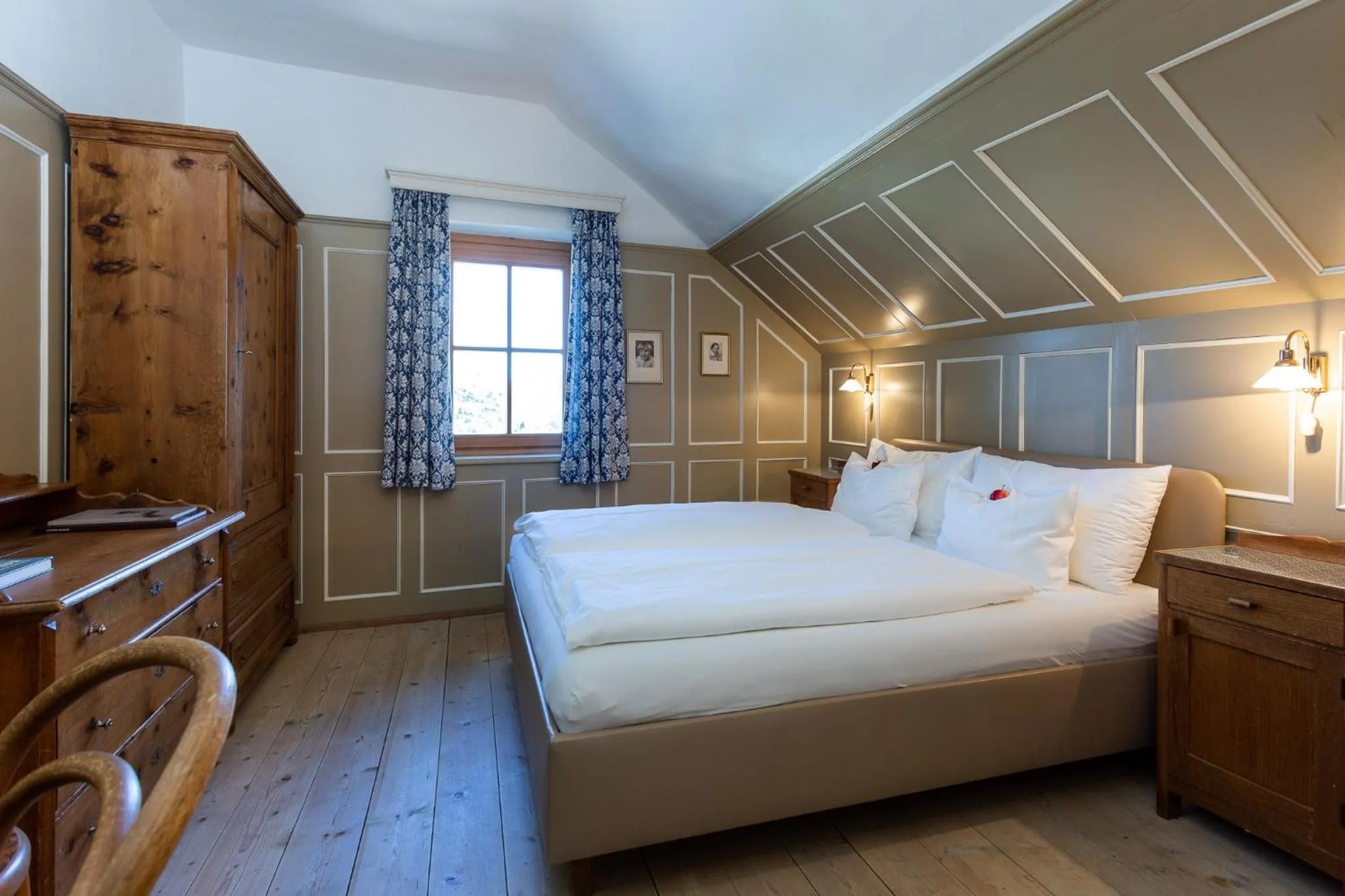 Photo of the whole room, Bed in Der Zirmerhof