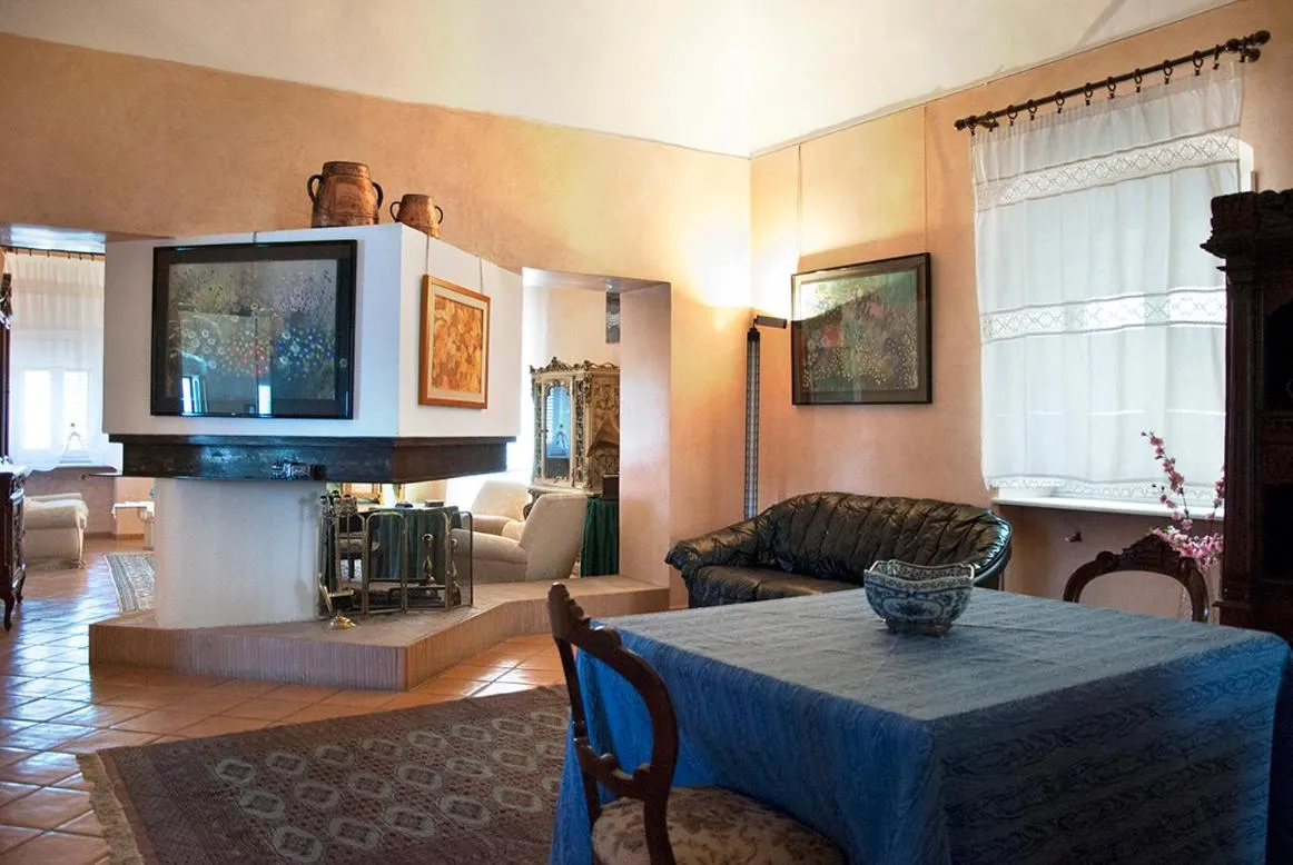 Communal lounge/ TV room in Il Barone del Mare