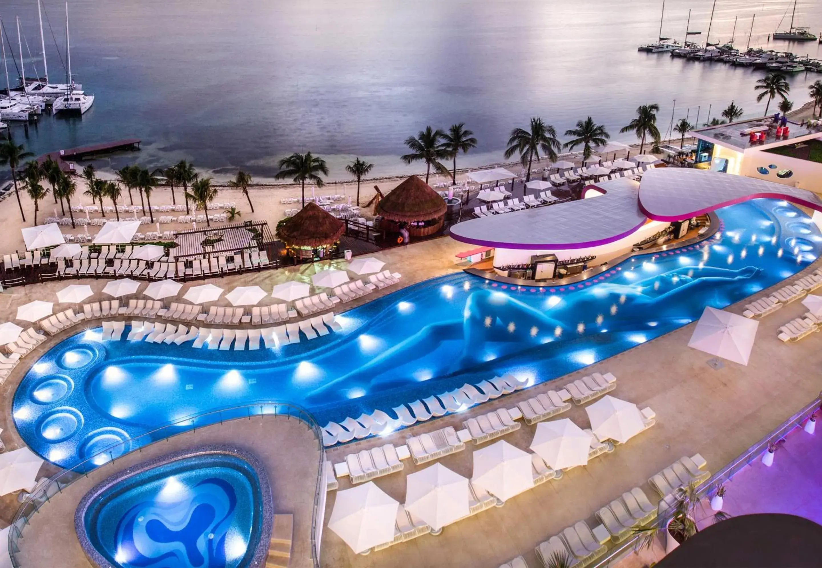 Swimming pool in Temptation Cancun Resort - All Inclusive - Adults Only Swimming pool in Temptation Cancun Resort - All Inclusive - Adults Only