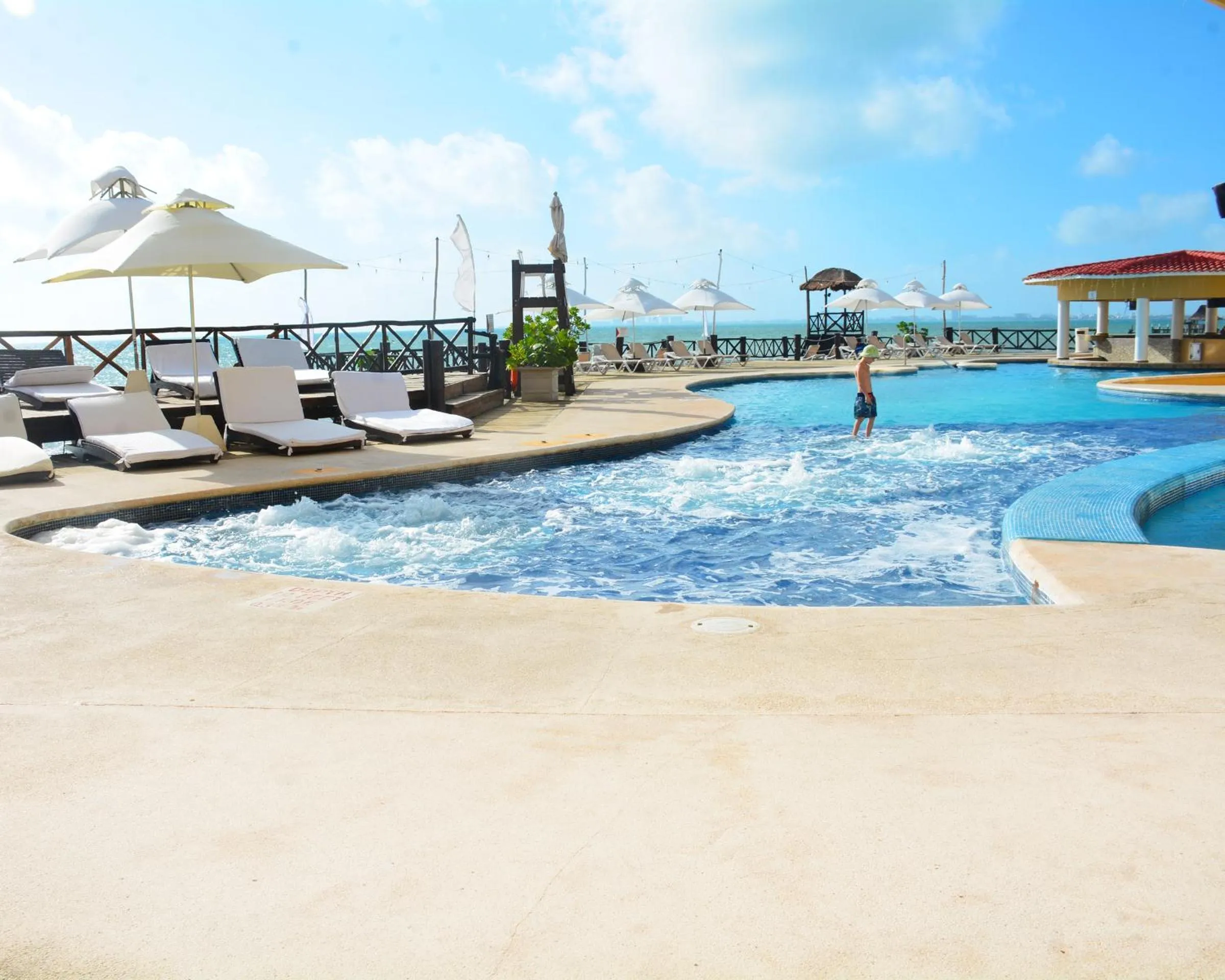 Swimming pool in All Ritmo Cancun Resort & Water Park