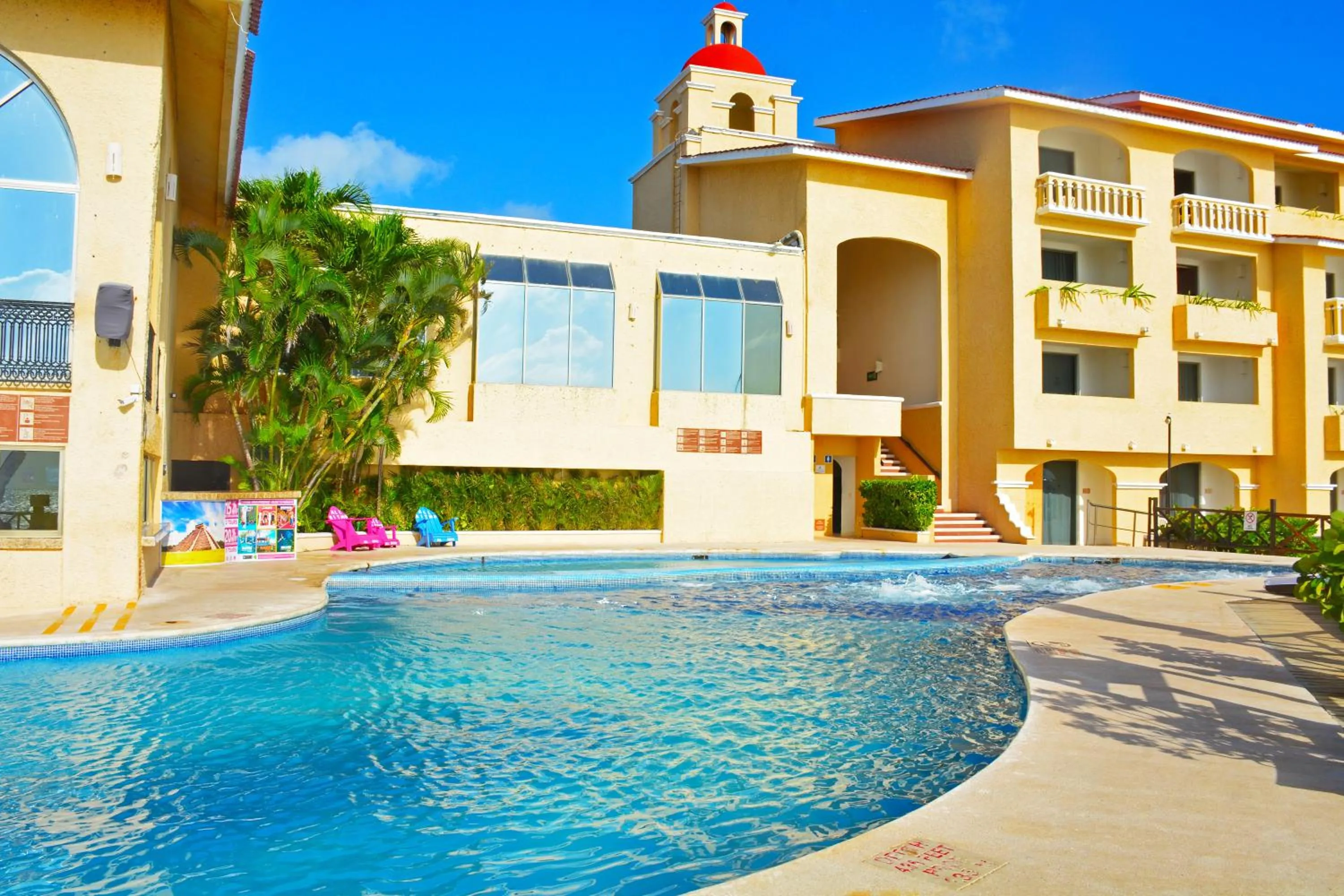 Swimming pool in All Ritmo Cancun Resort & Water Park
