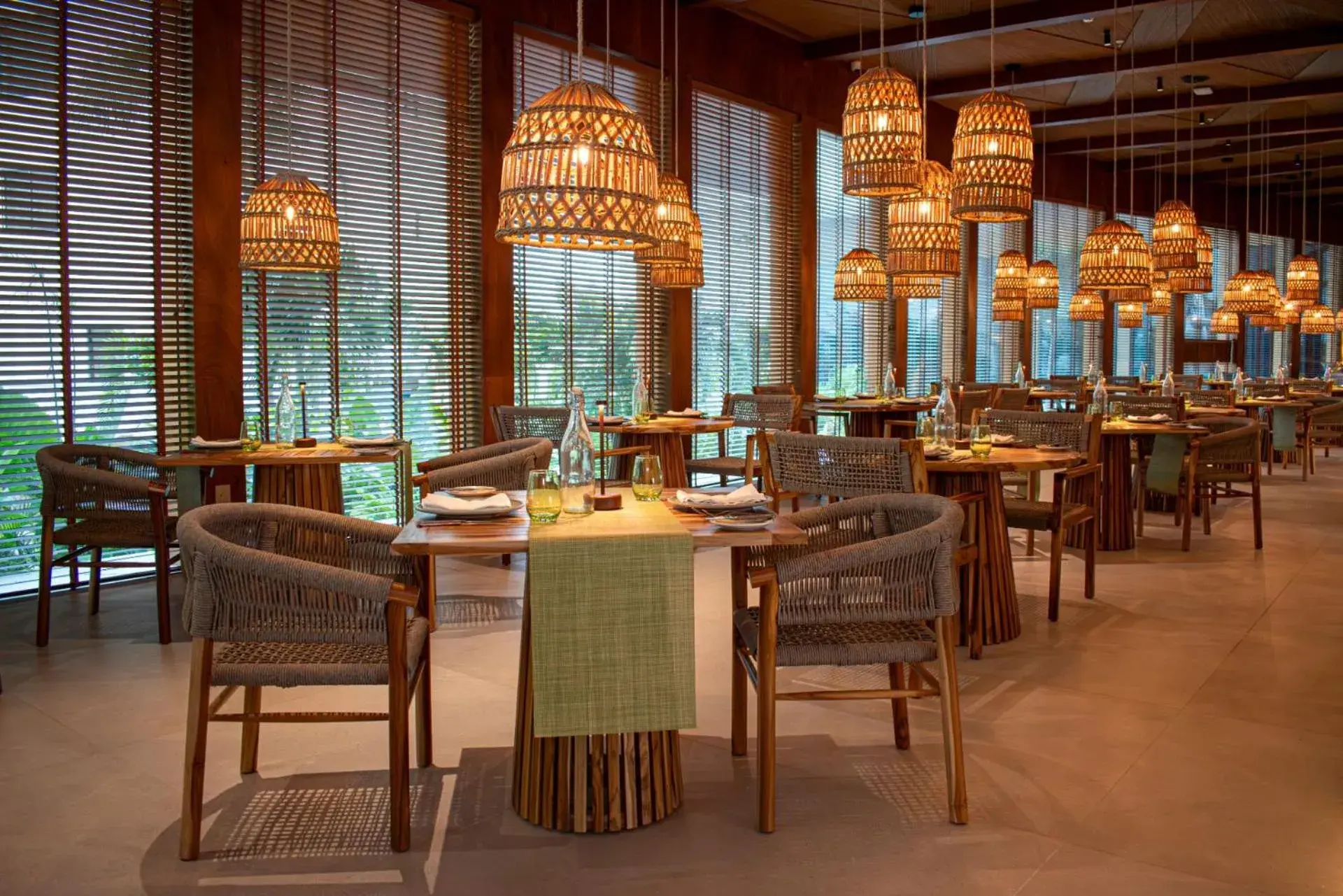 Restaurant/places to eat in Hotel NYX Cancun Restaurant/places to eat in Hotel NYX Cancun