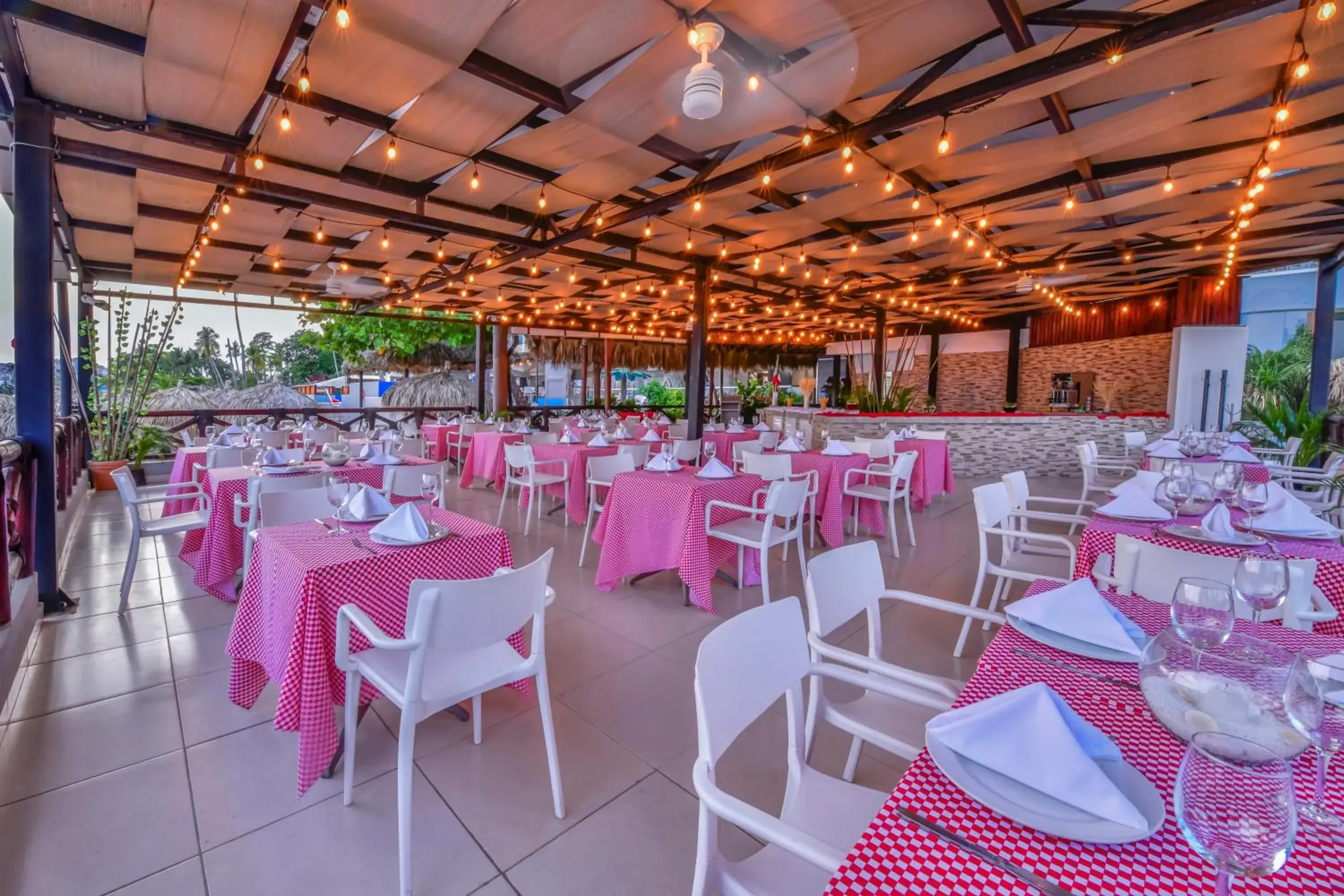Restaurant/places to eat in Krystal Beach Acapulco Restaurant/places to eat in Krystal Beach Acapulco