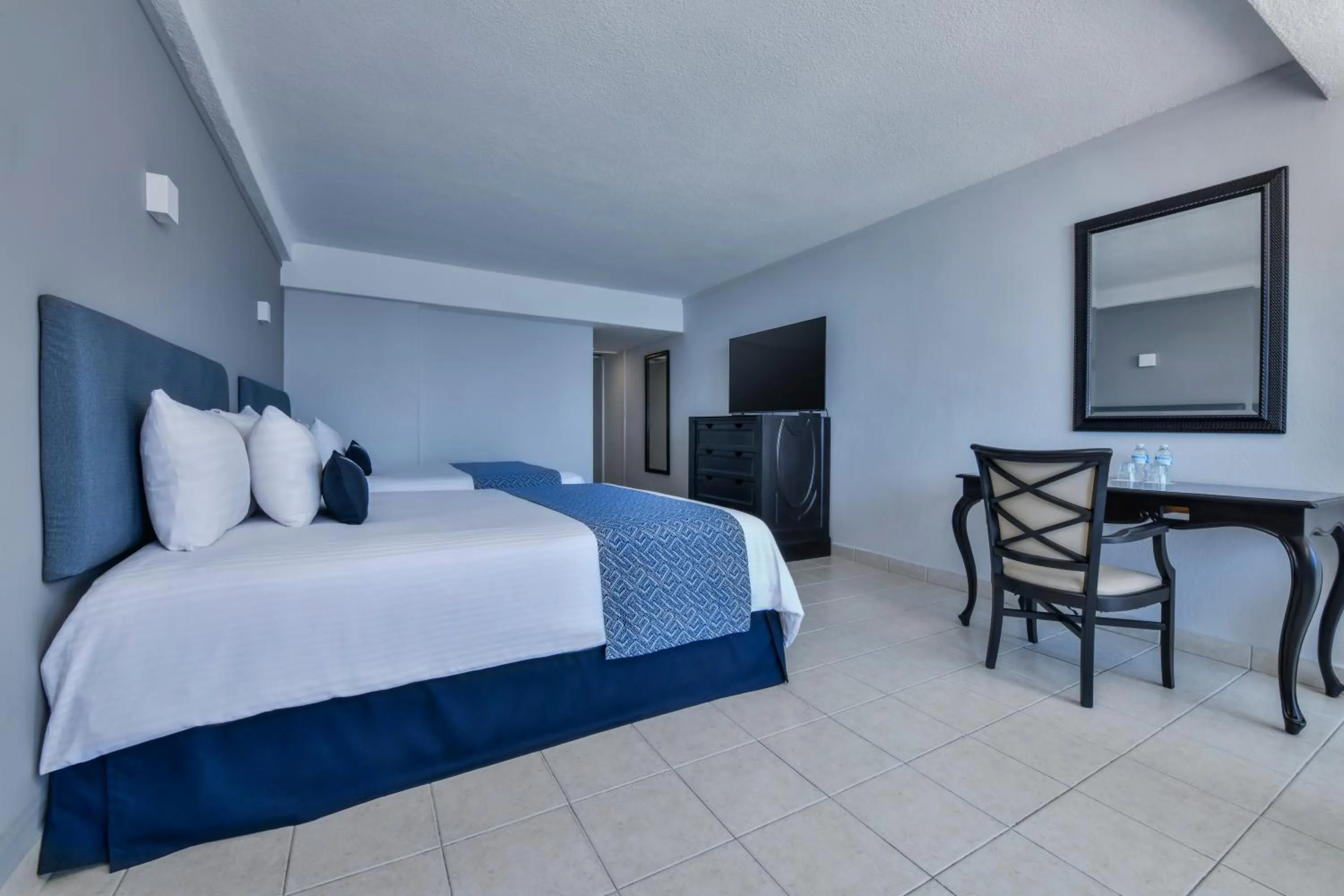 Bed in Krystal Beach Acapulco