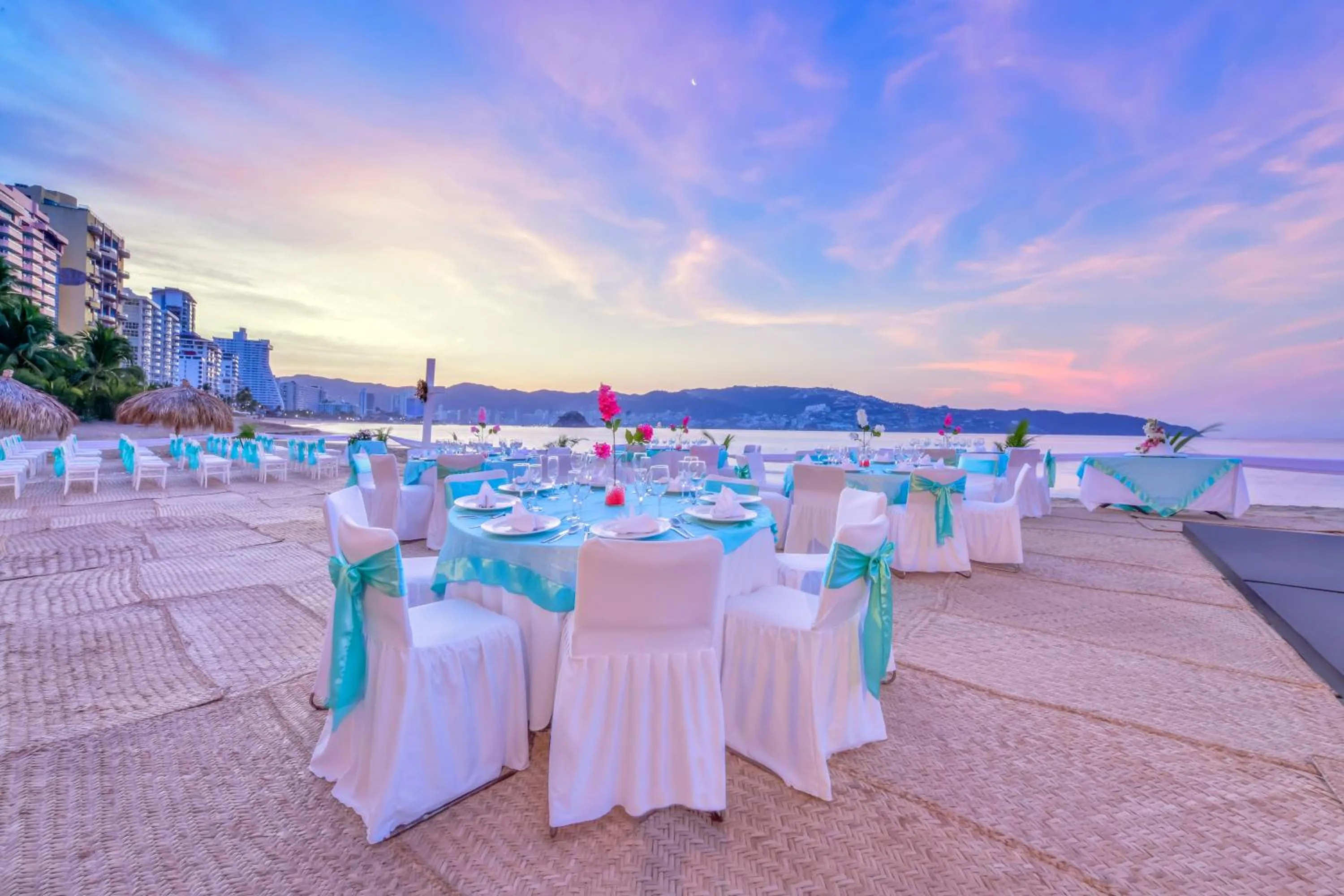 wedding in Krystal Beach Acapulco