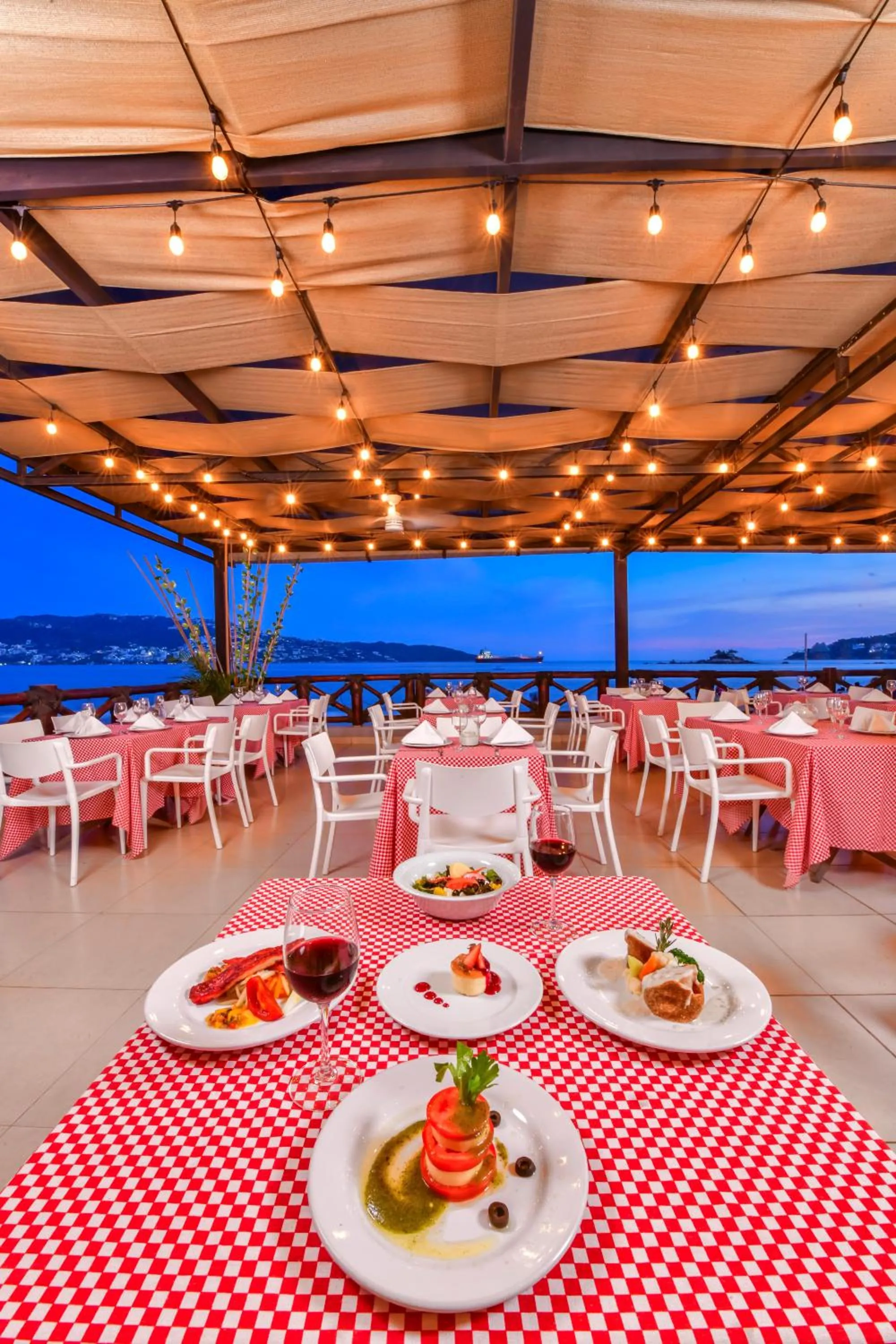 Restaurant/places to eat in Krystal Beach Acapulco