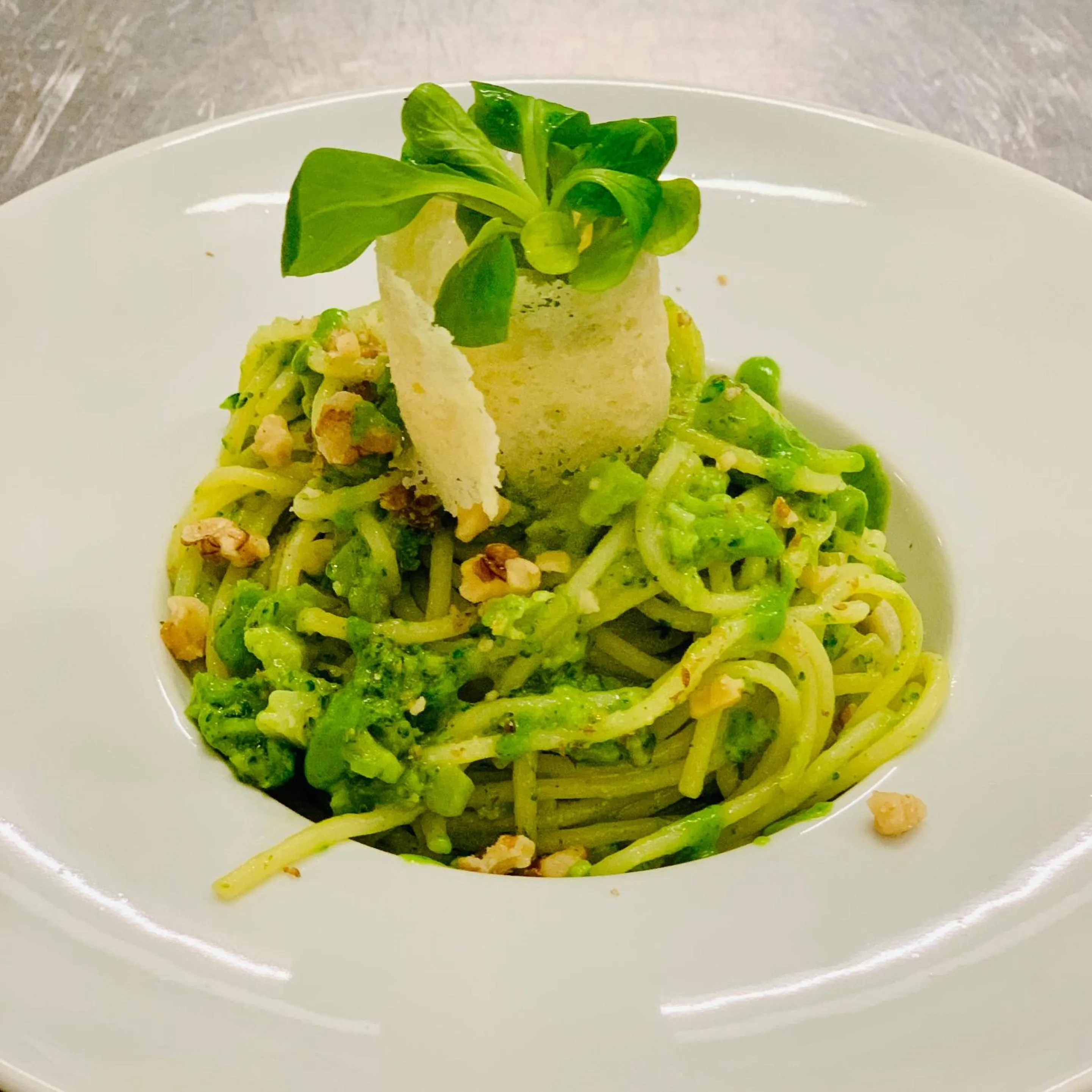 Restaurant/places to eat in Hotel Diana