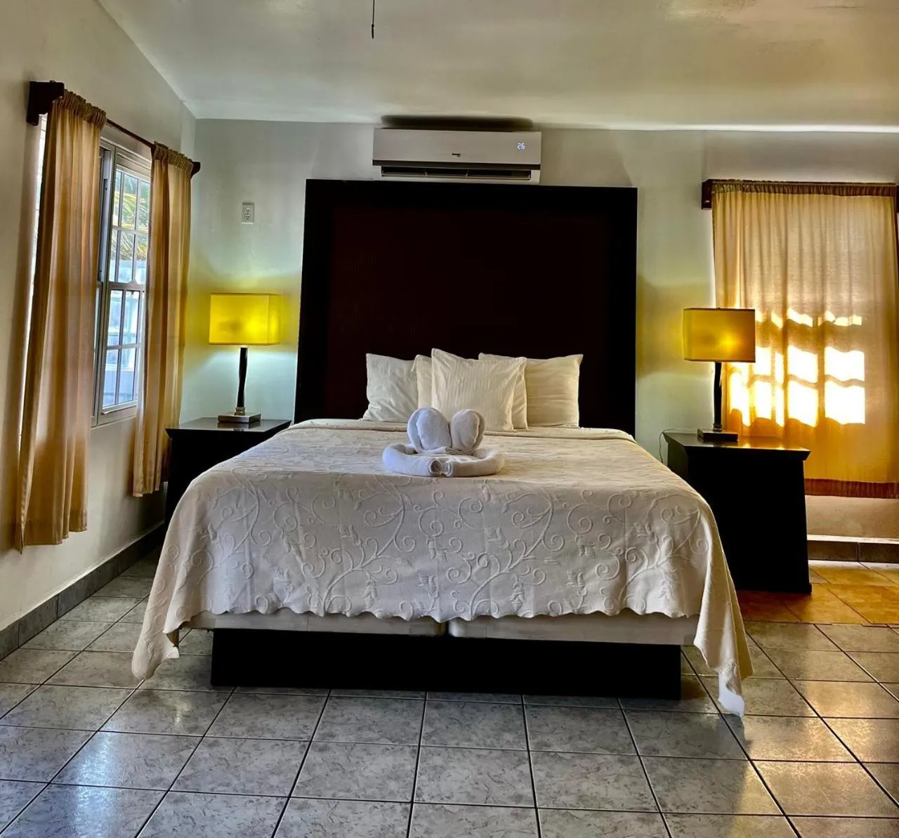 Bedroom, Bed in Corona del Mar