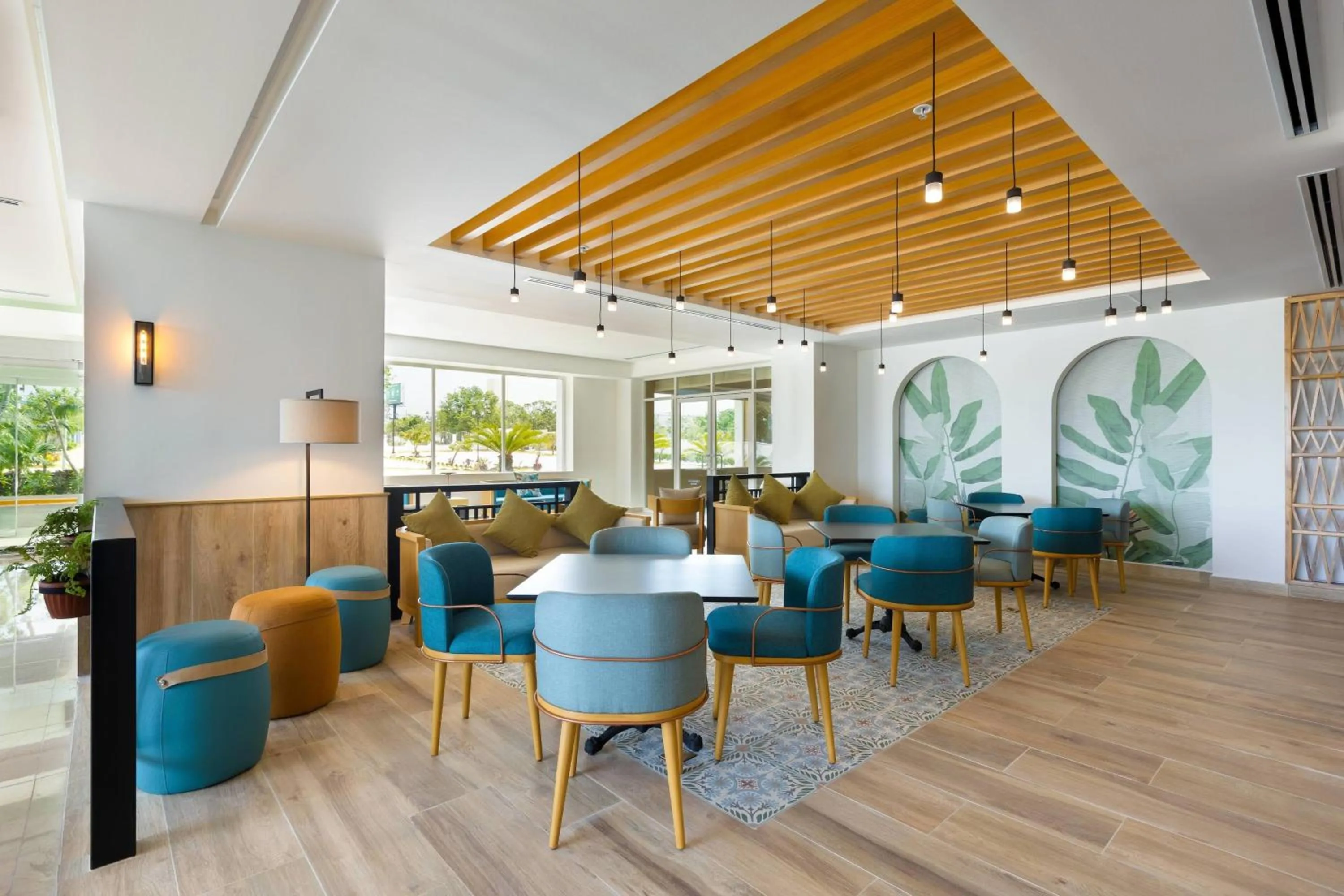 Lobby or reception in Courtyard by Marriott Cancun Airport