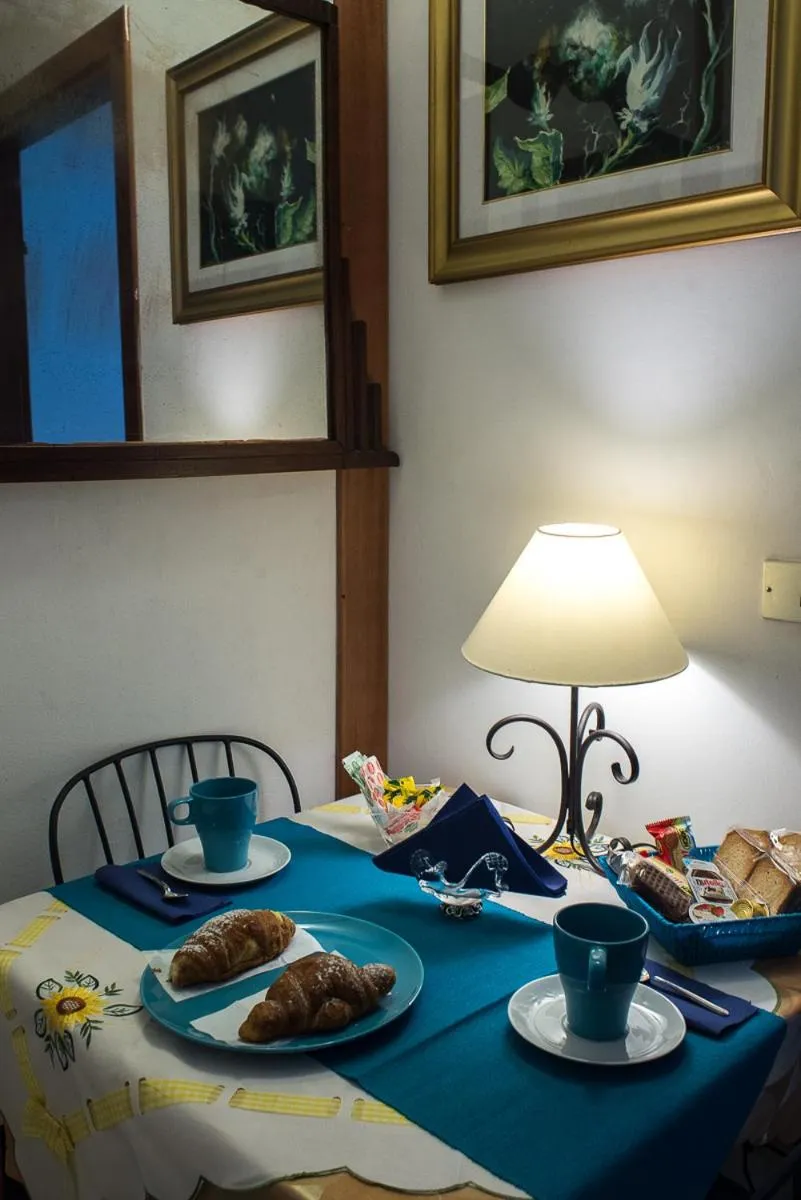 Italian breakfast in B&B Mare E Sole