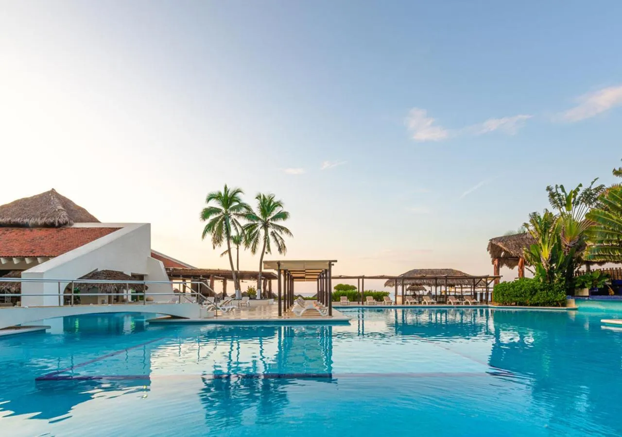 Pool view in Park Royal Beach Ixtapa - All Inclusive