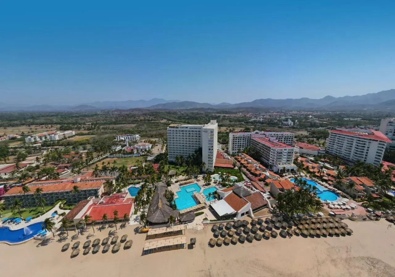 Property building in Park Royal Beach Ixtapa - All Inclusive Property building in Park Royal Beach Ixtapa - All Inclusive