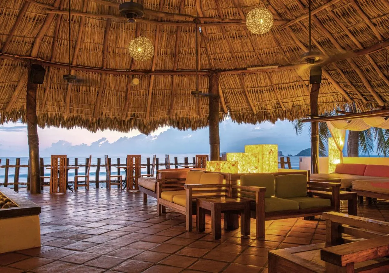 Lounge or bar in Park Royal Beach Ixtapa - All Inclusive