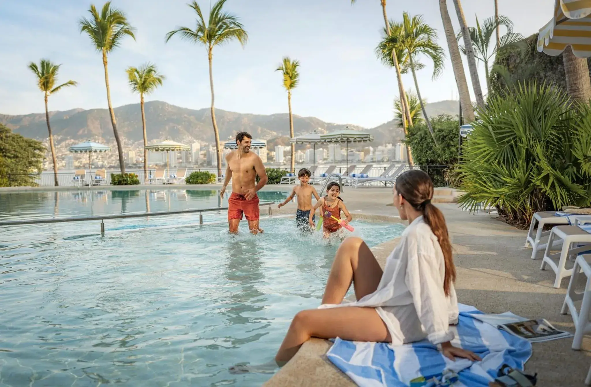 Swimming pool in Park Royal Beach Acapulco - All Inclusive Swimming pool in Park Royal Beach Acapulco - All Inclusive