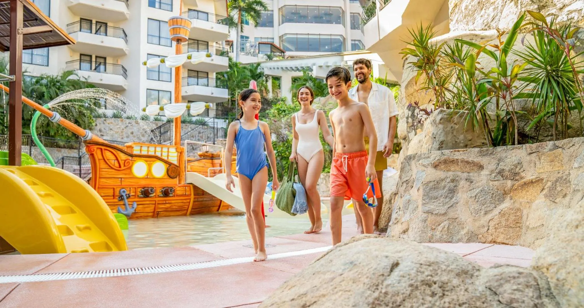 Swimming pool in Park Royal Beach Acapulco - All Inclusive