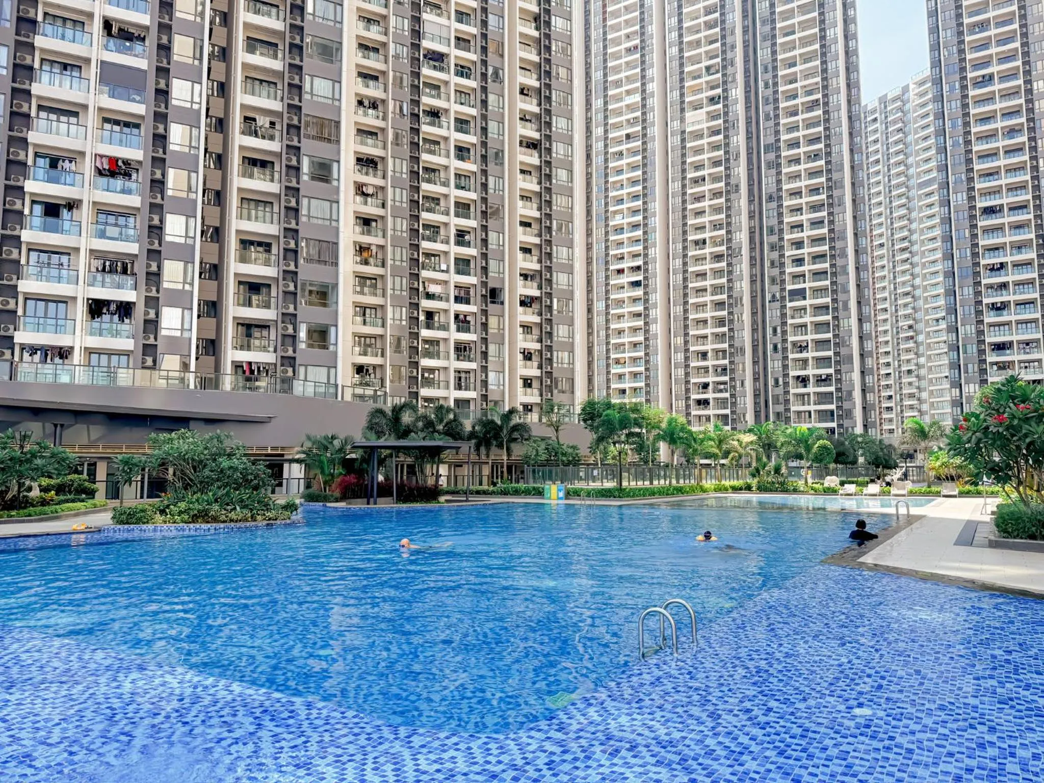 Swimming pool in R&F PRINCESS COVE BY HOMEFORT SUITES